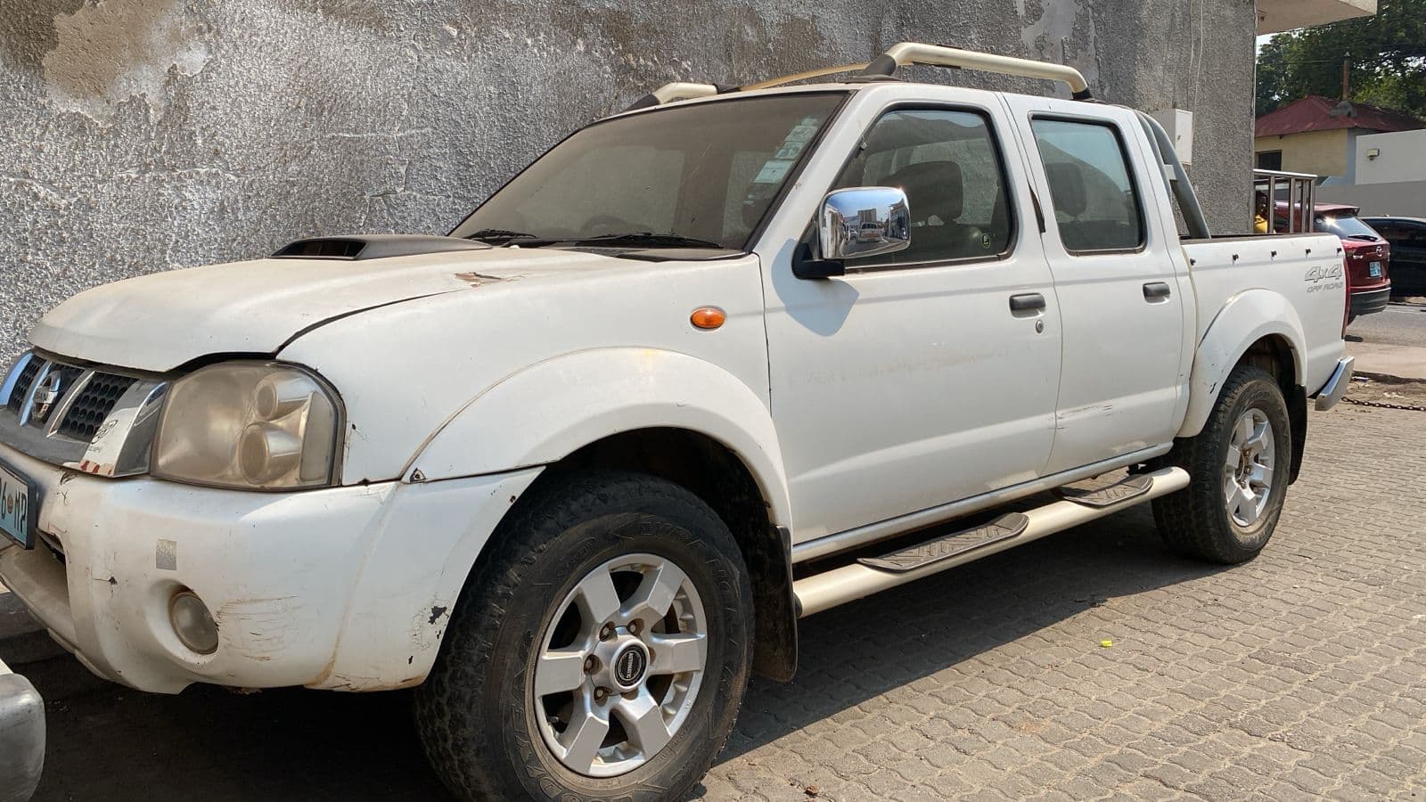 Nissan NP300 Hardbody — image 1