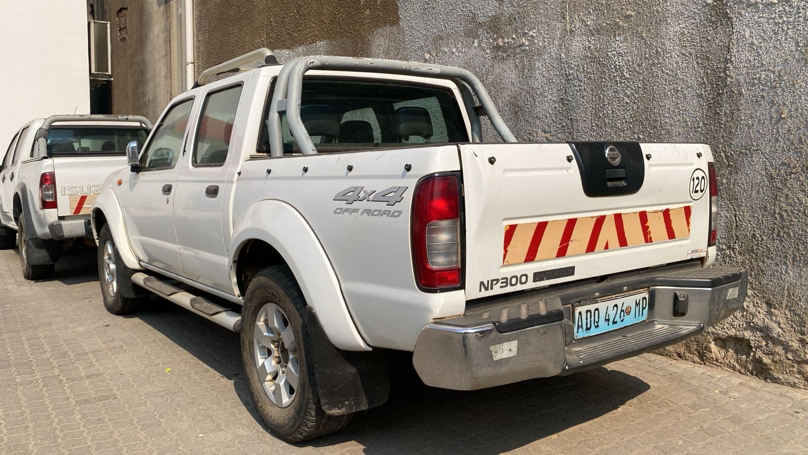 Nissan NP300 Hardbody — image 3