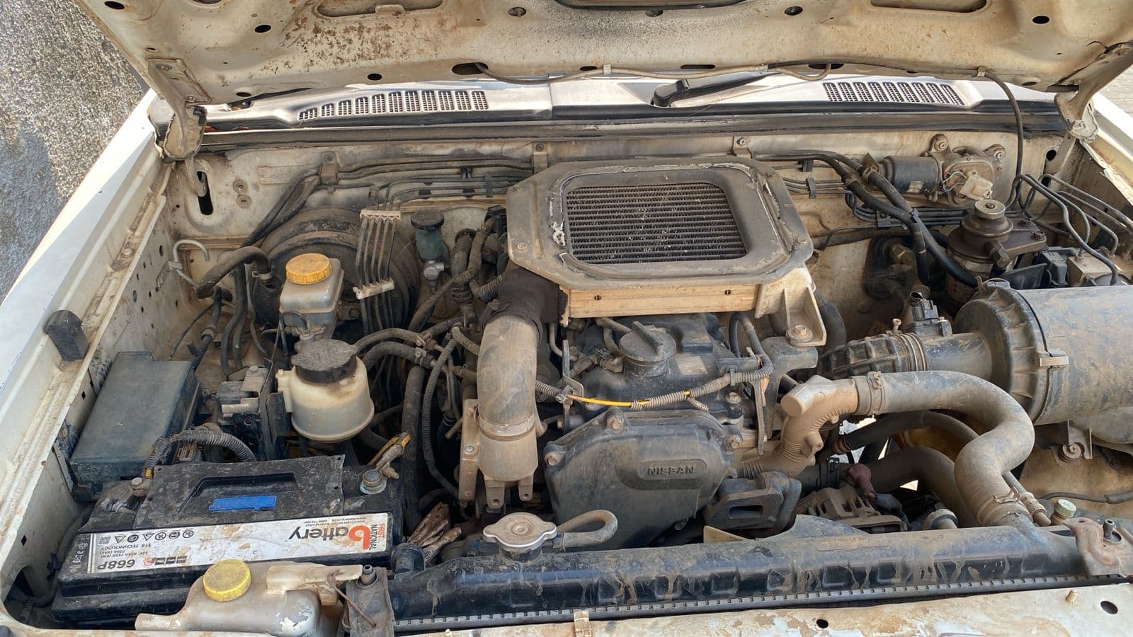 Nissan NP300 Hardbody — image 5