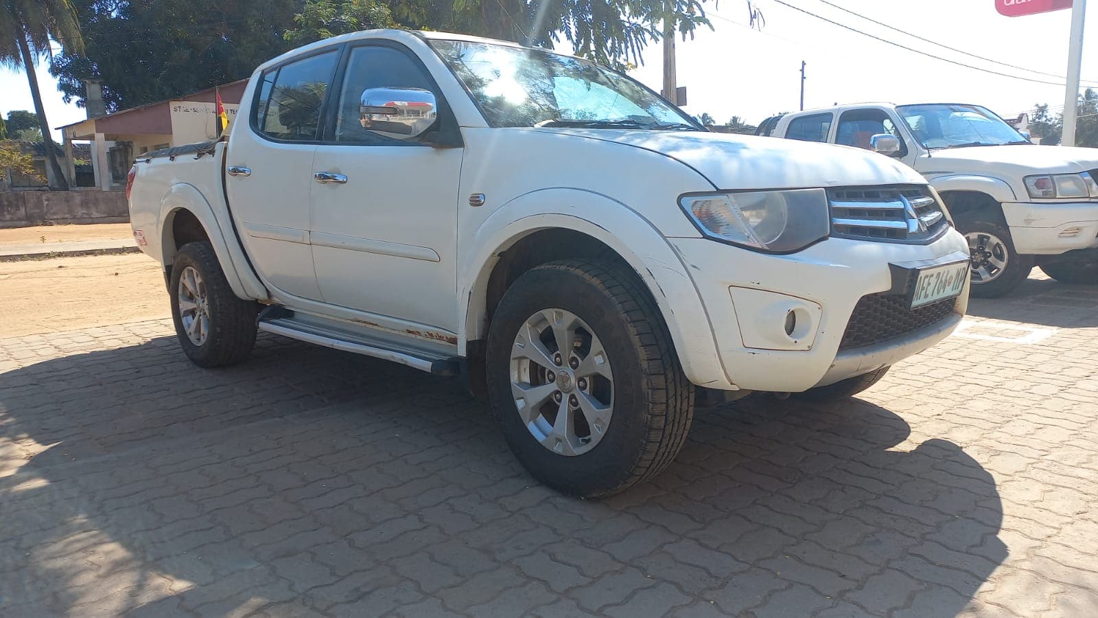 Mitsubishi Triton 2.5 HP · Ano 2015 — image 9