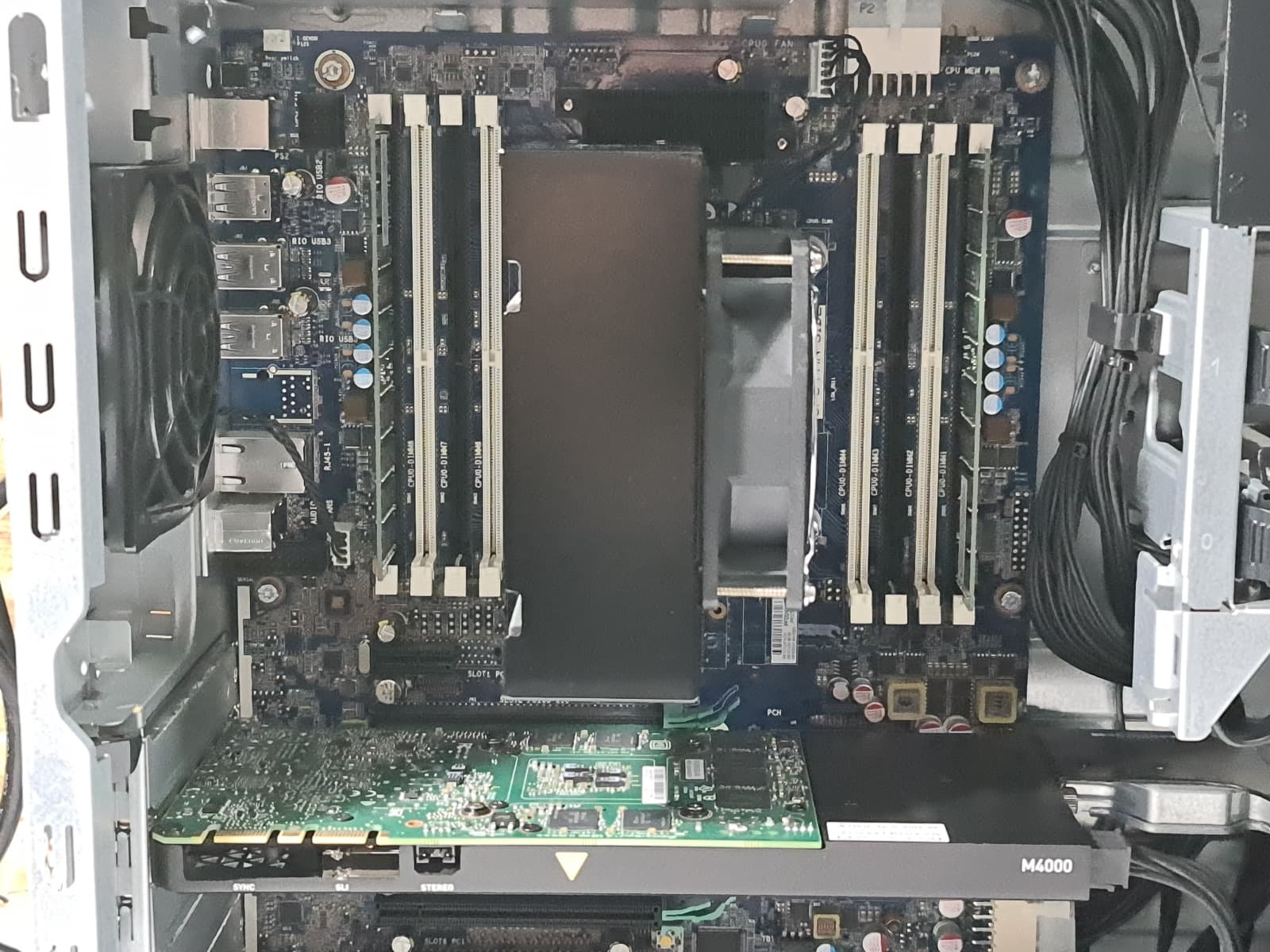 Computador HP WorkStation Z440 — imagen 13