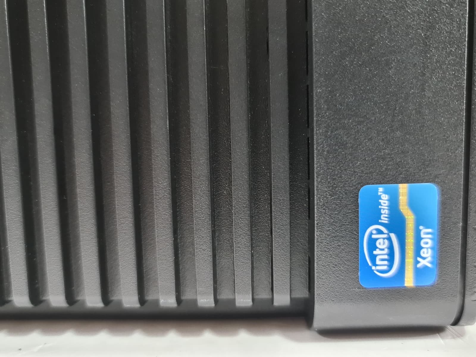 Computador HP WorkStation Z440 — imagen 25