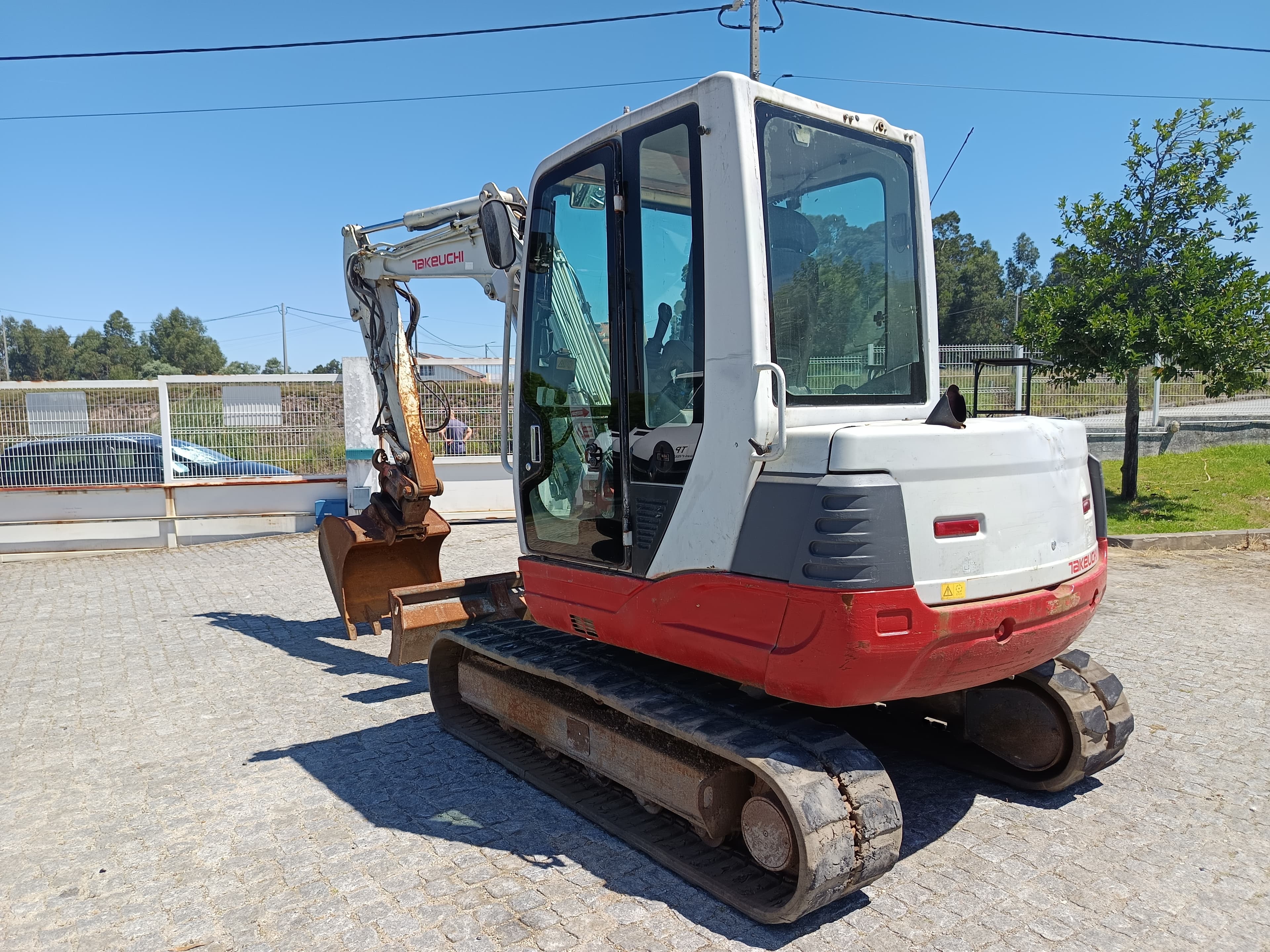 Escavadora Takeuchi TB250 · Ano 2011 — imagem 8