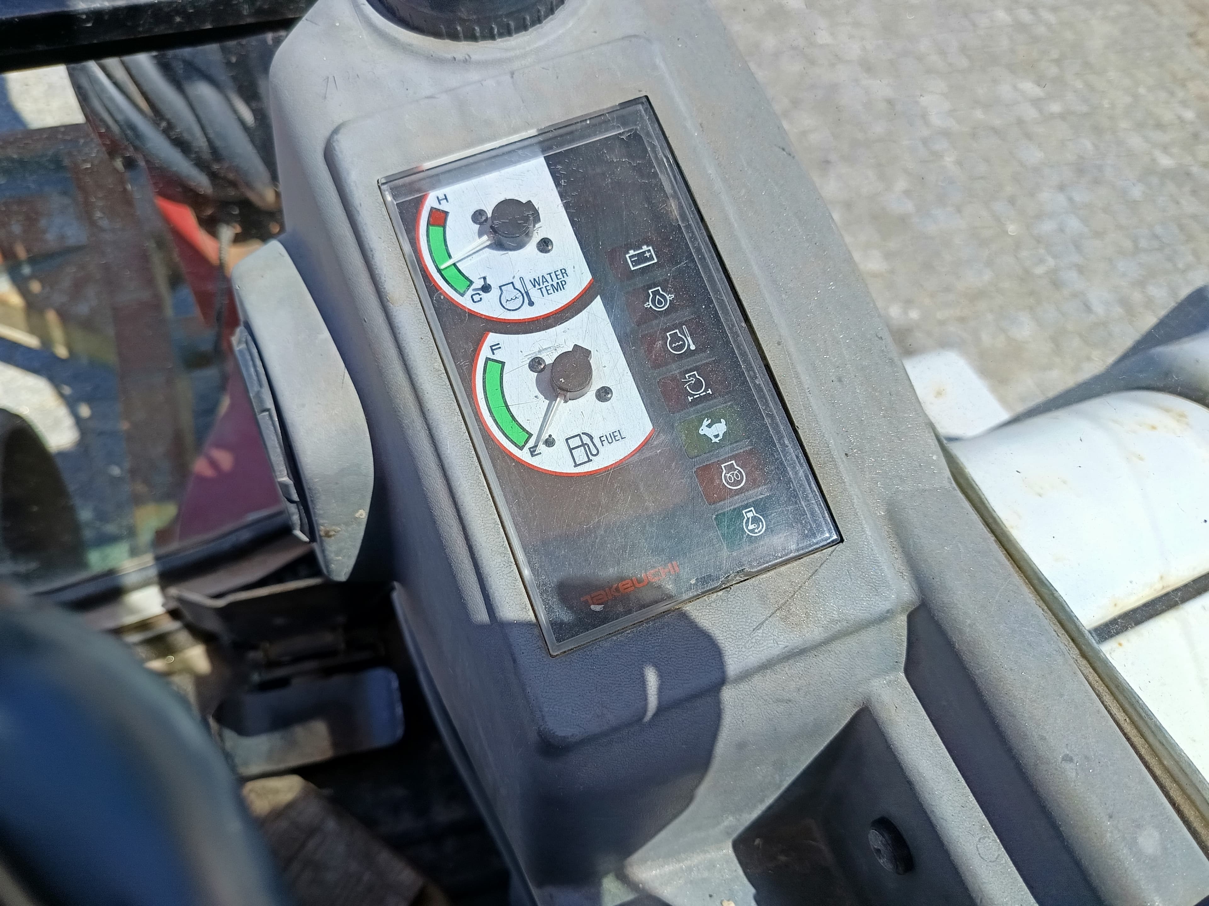 Escavadora Takeuchi TB250 · Ano 2011 — imagem 15
