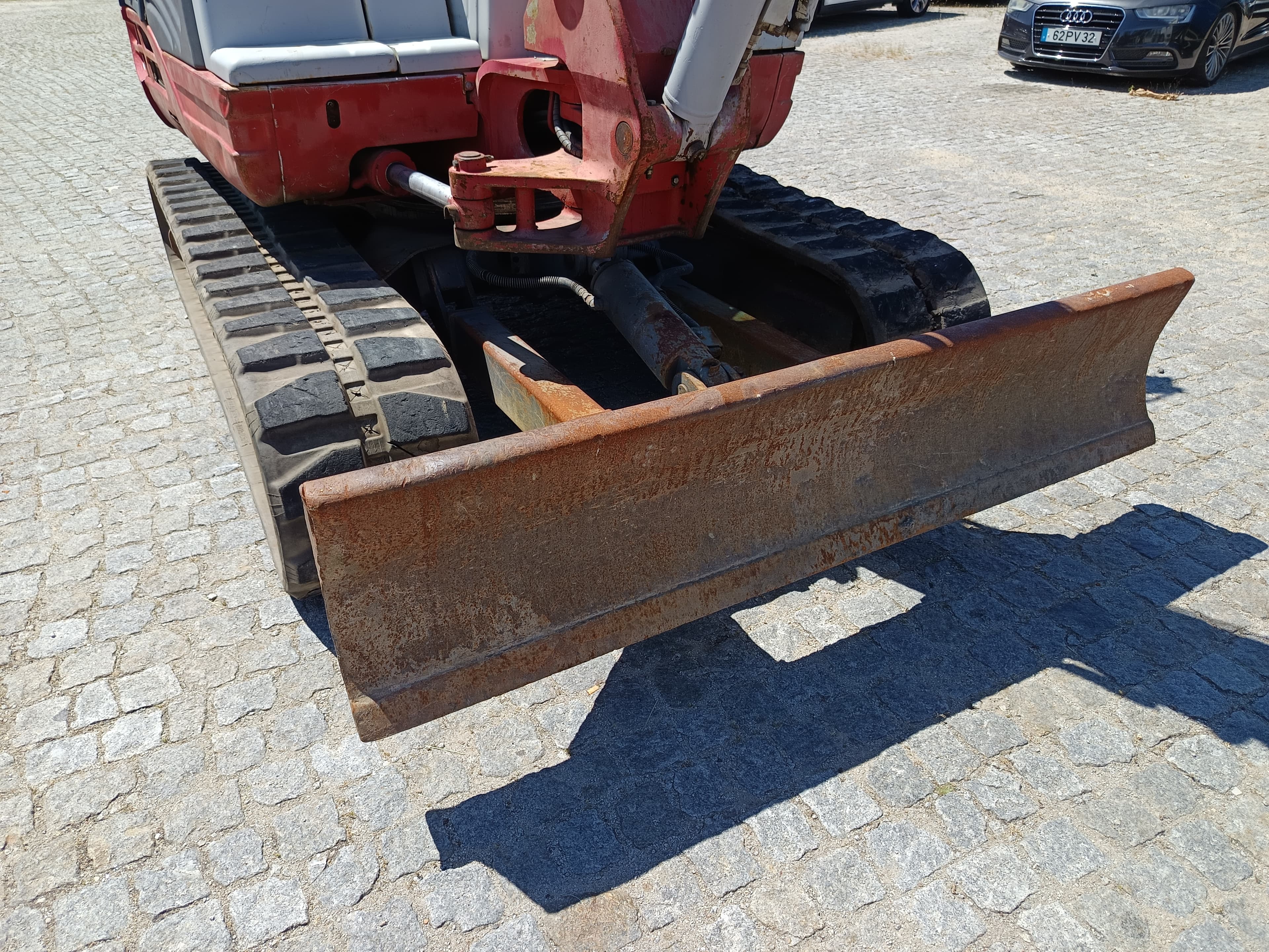 Escavadora Takeuchi TB250 · Ano 2011 — imagem 4