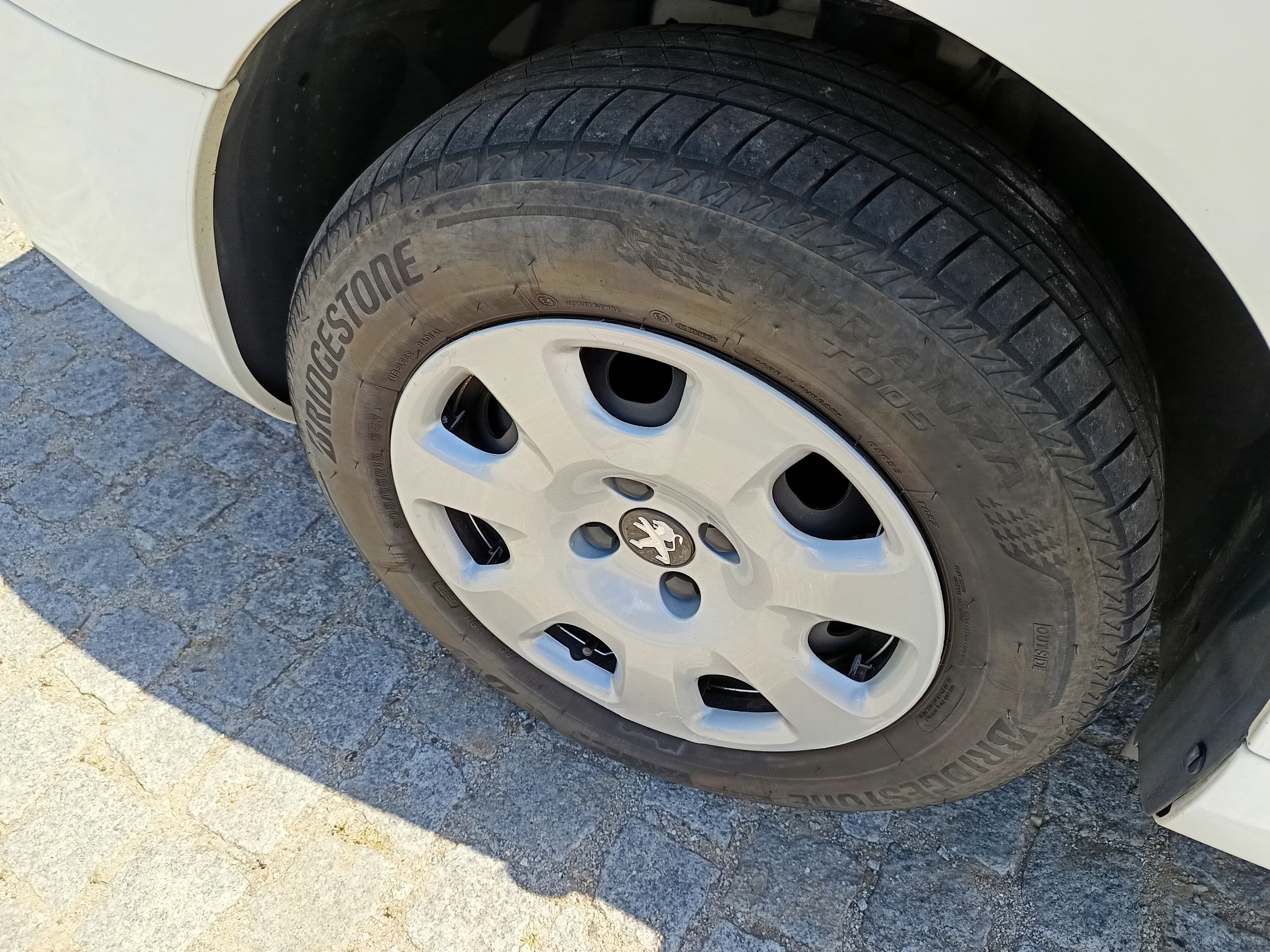 Peugeot Partner · Ano 2018 — image 11