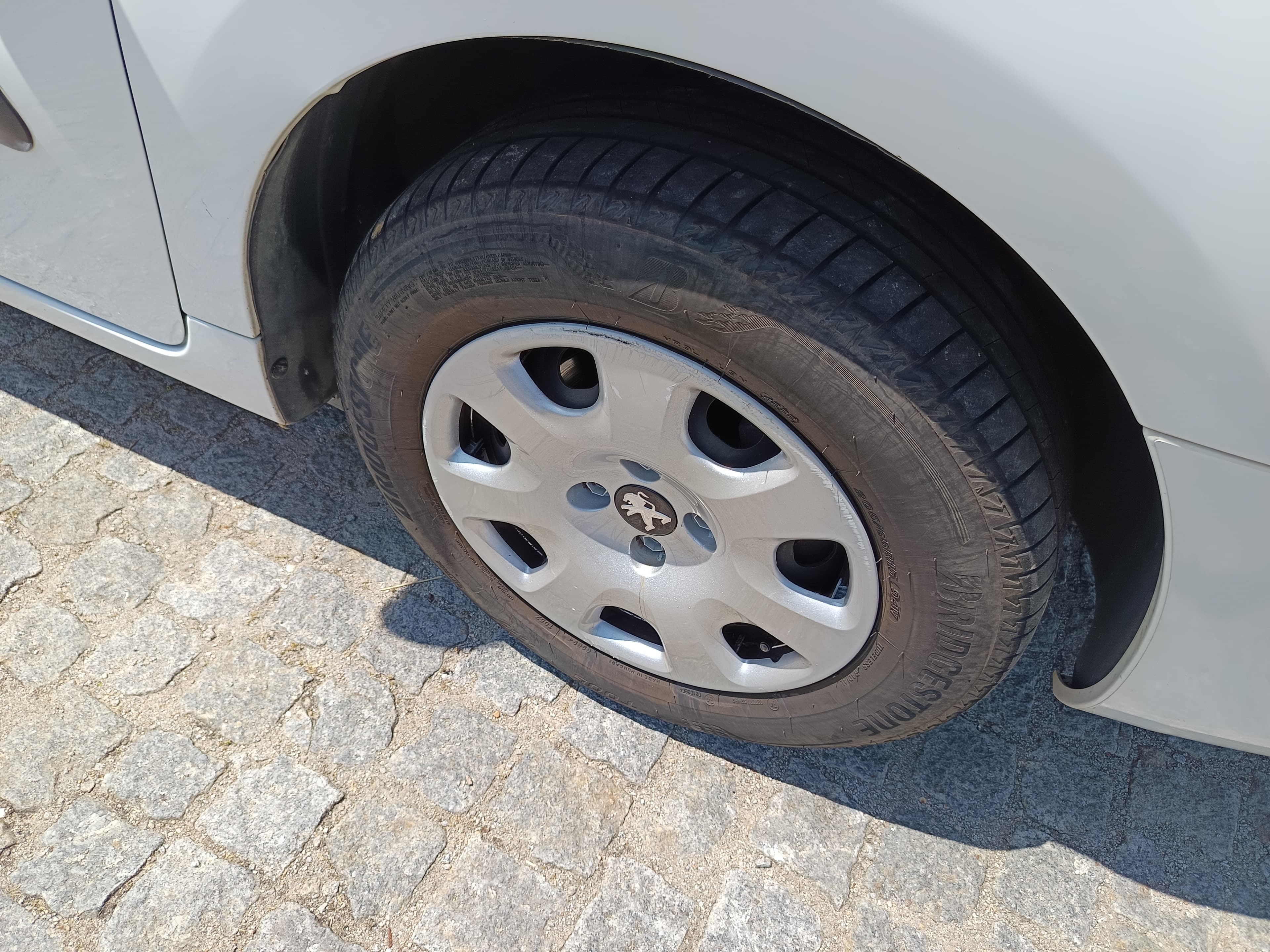 Peugeot Partner · Ano 2018 — image 10