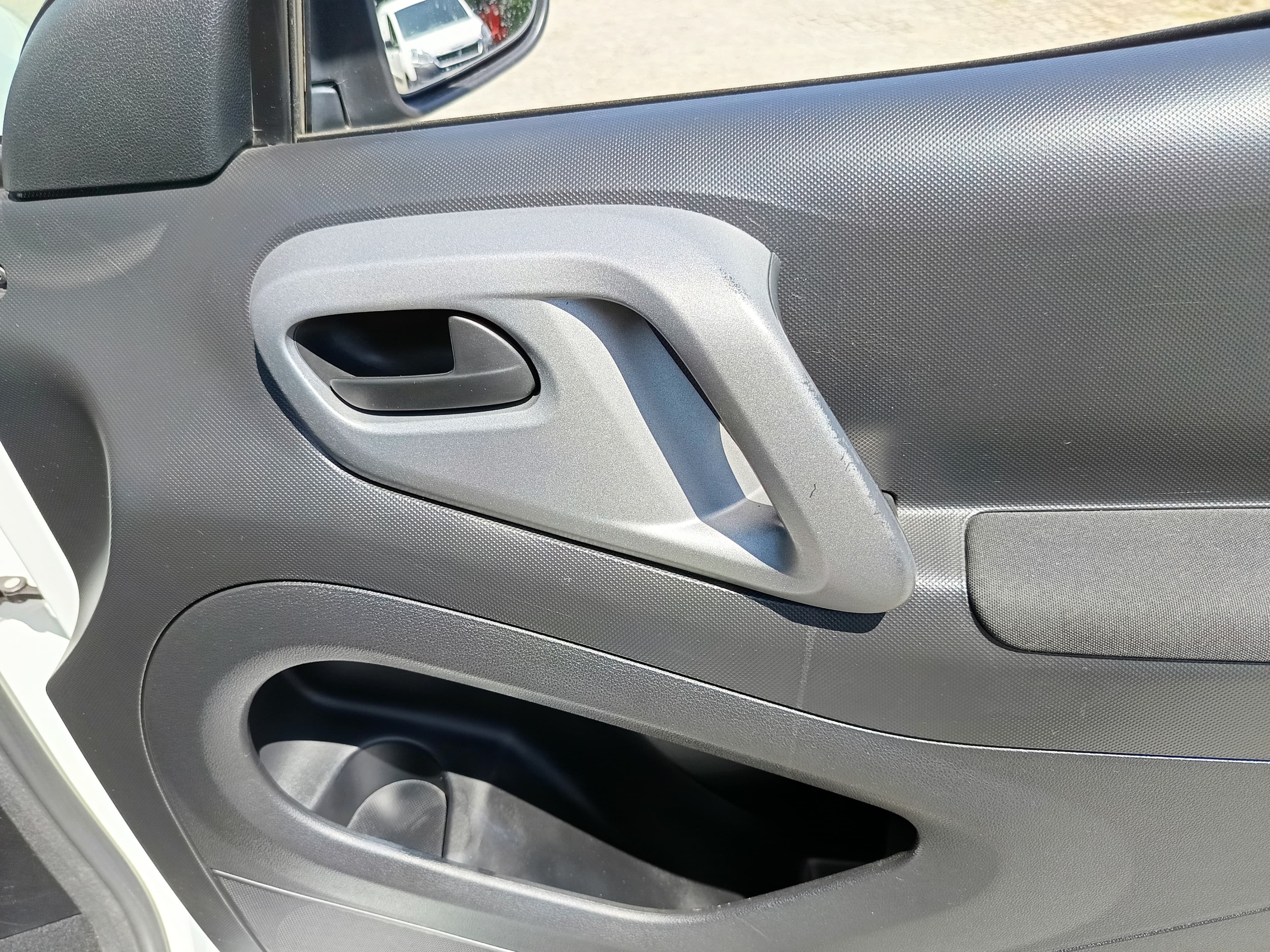 Peugeot Partner · Ano 2018 — image 23