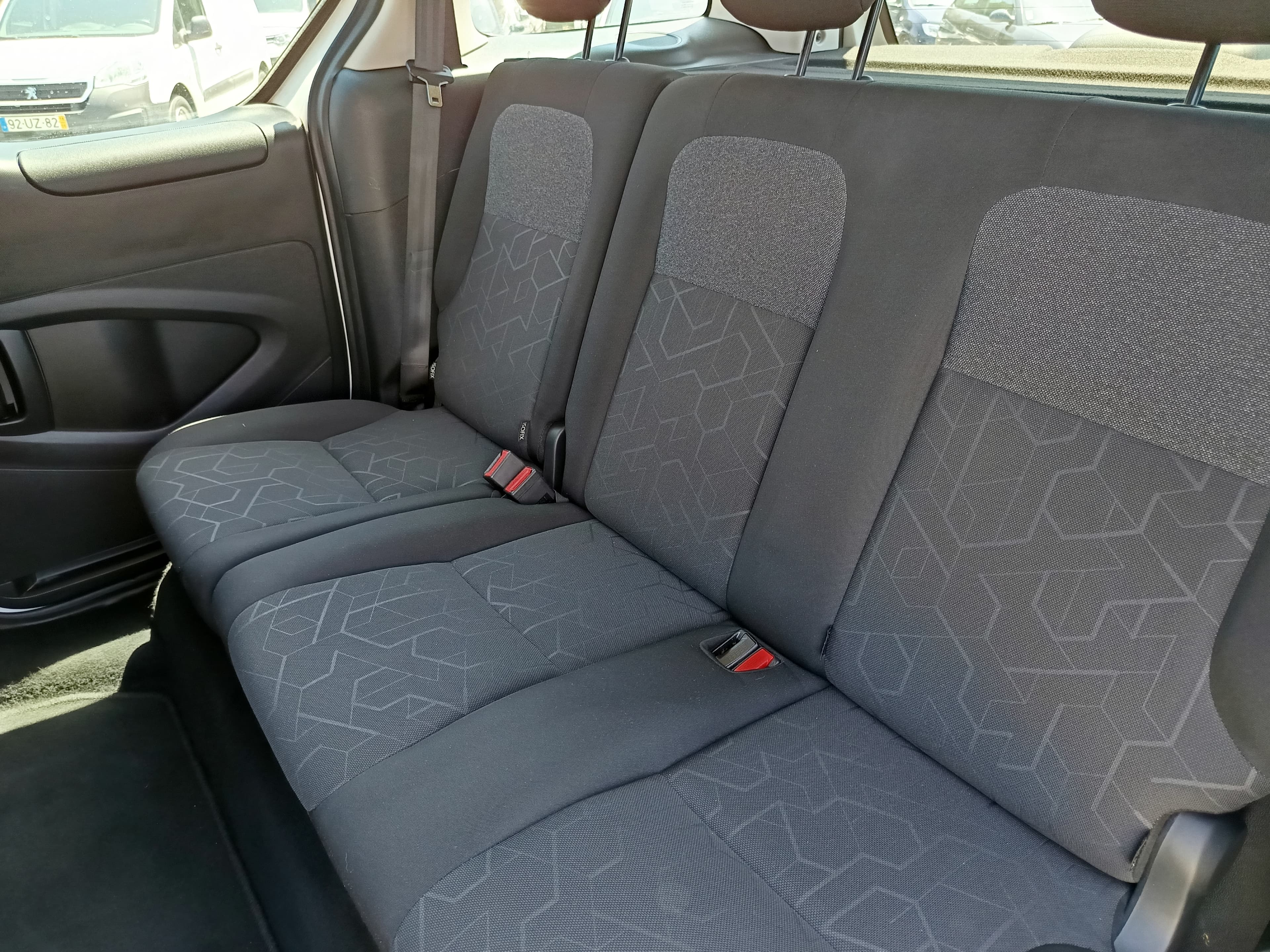 Peugeot Partner · Ano 2018 — image 27