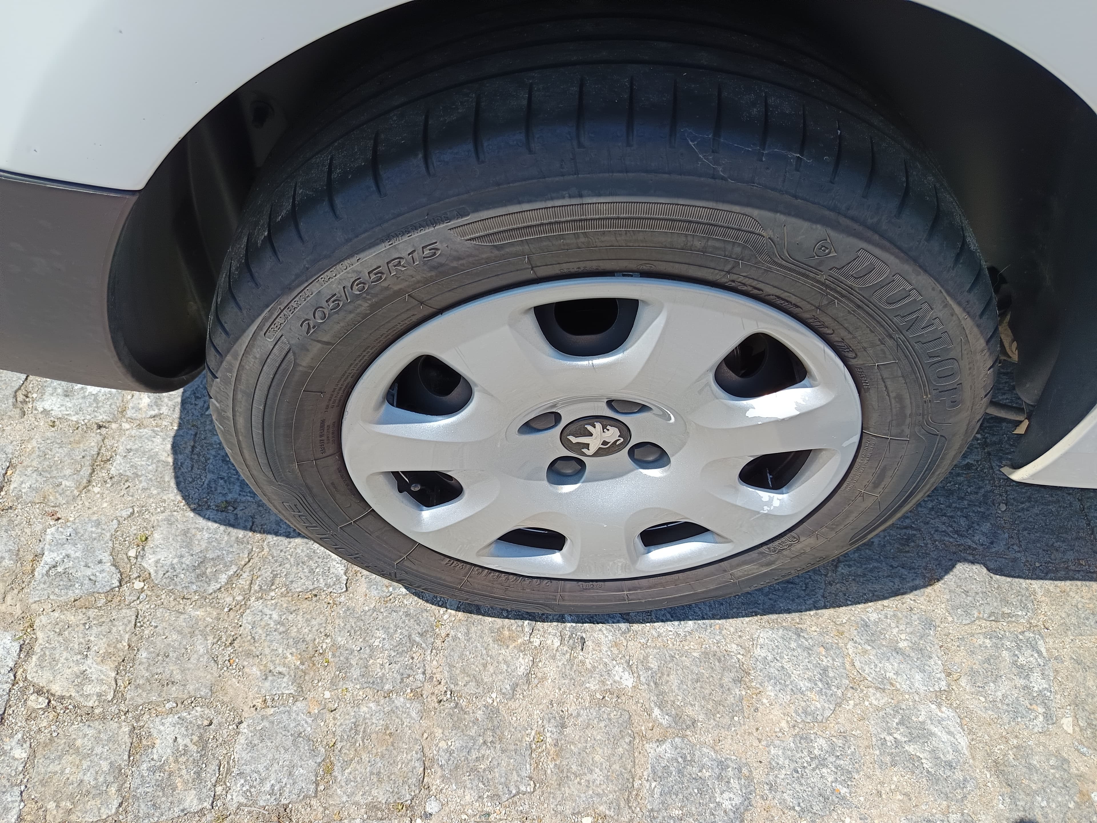 Peugeot Partner · Ano 2018 — image 9