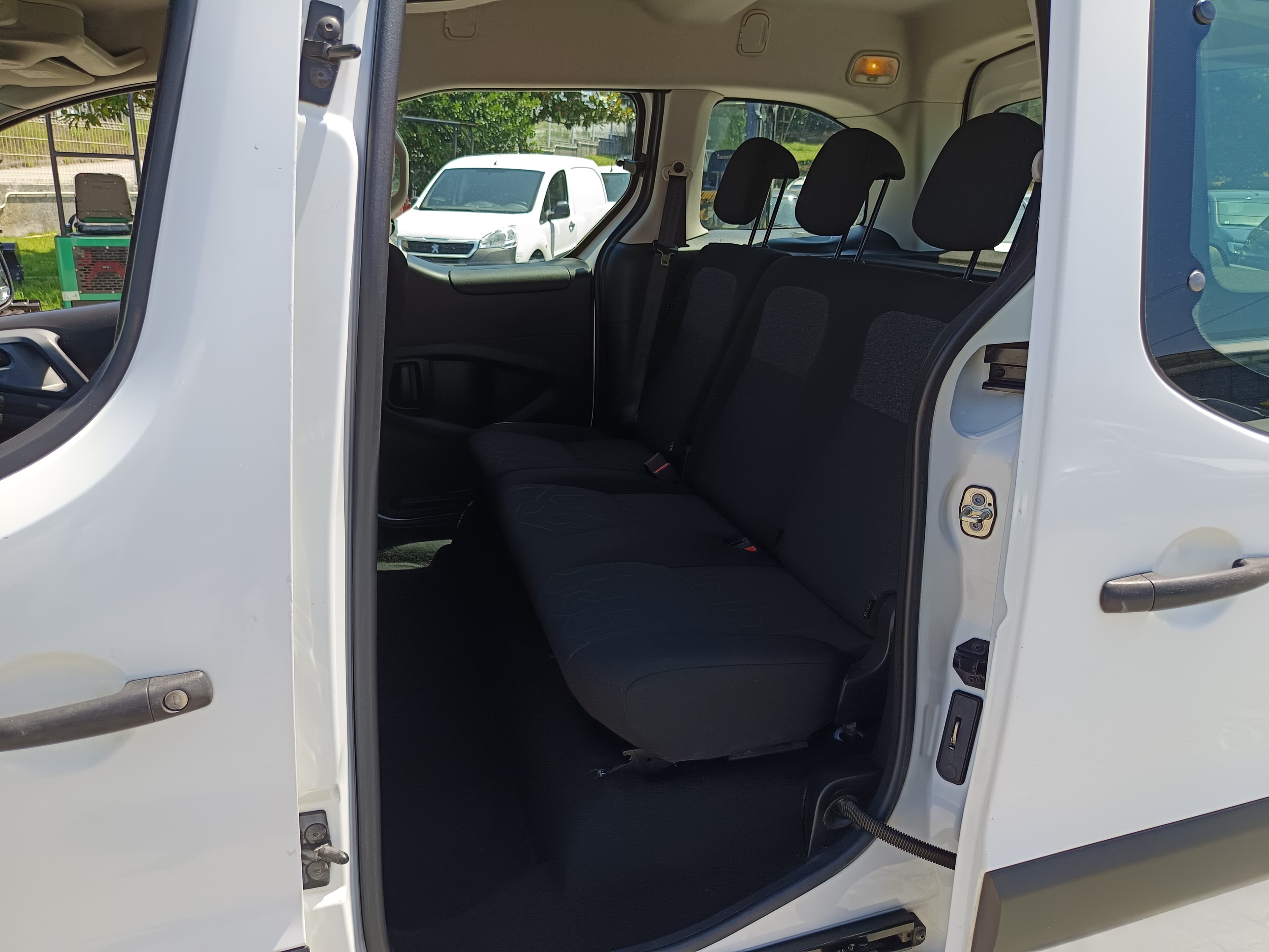 Peugeot Partner · Ano 2018 — image 26