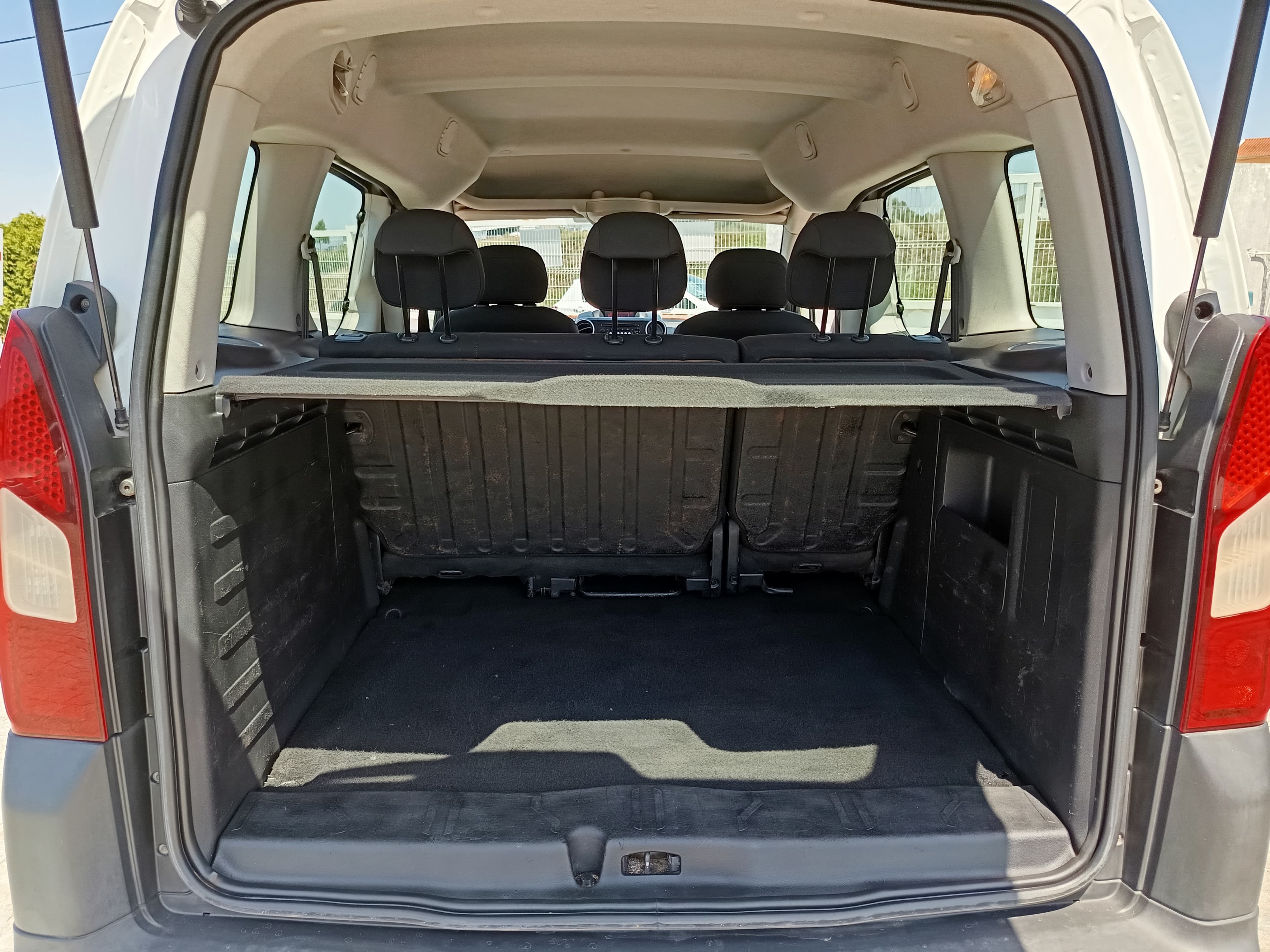 Peugeot Partner · Ano 2018 — image 7