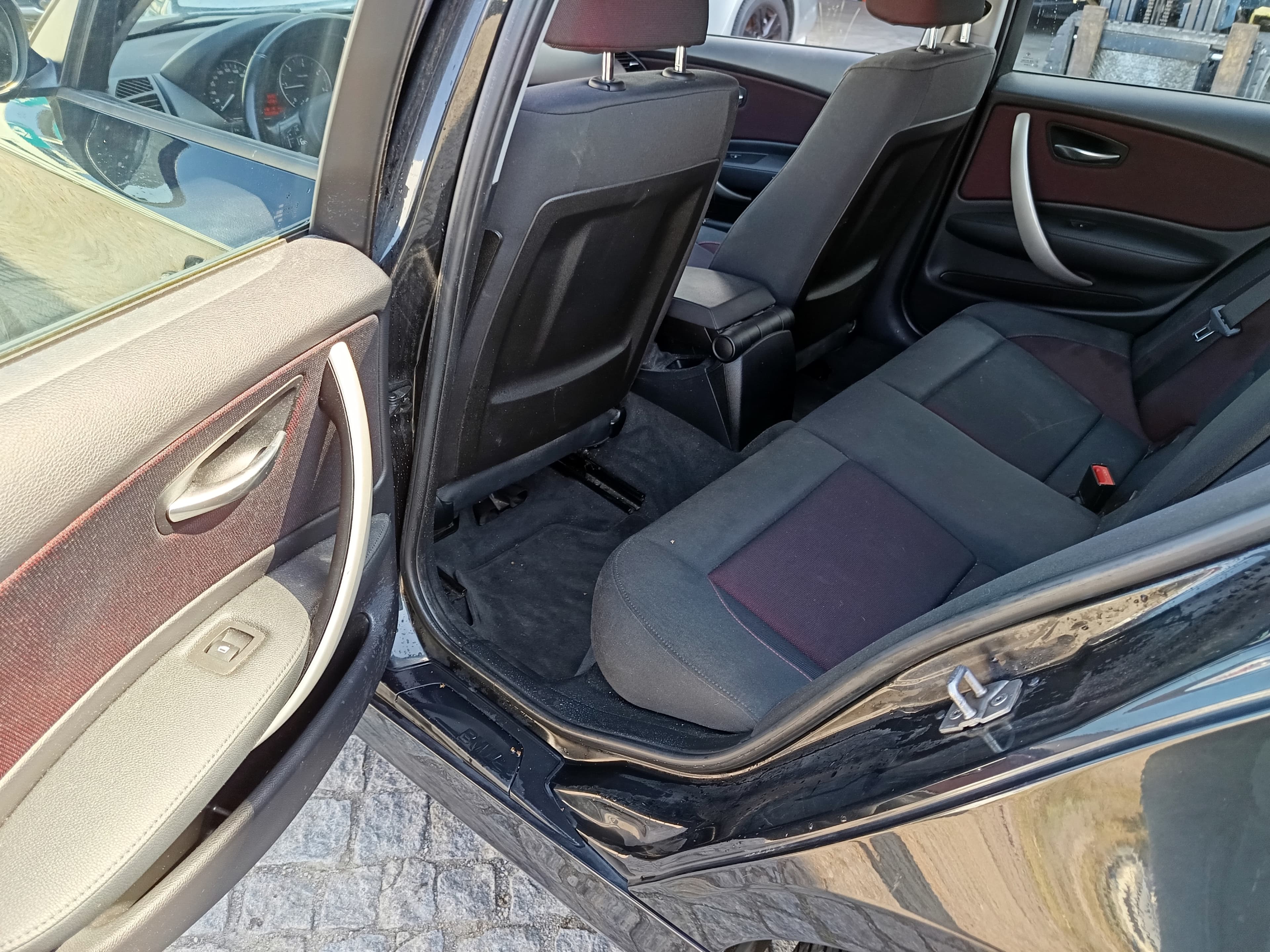 BMW 118D · Ano 2011 — imagem 25