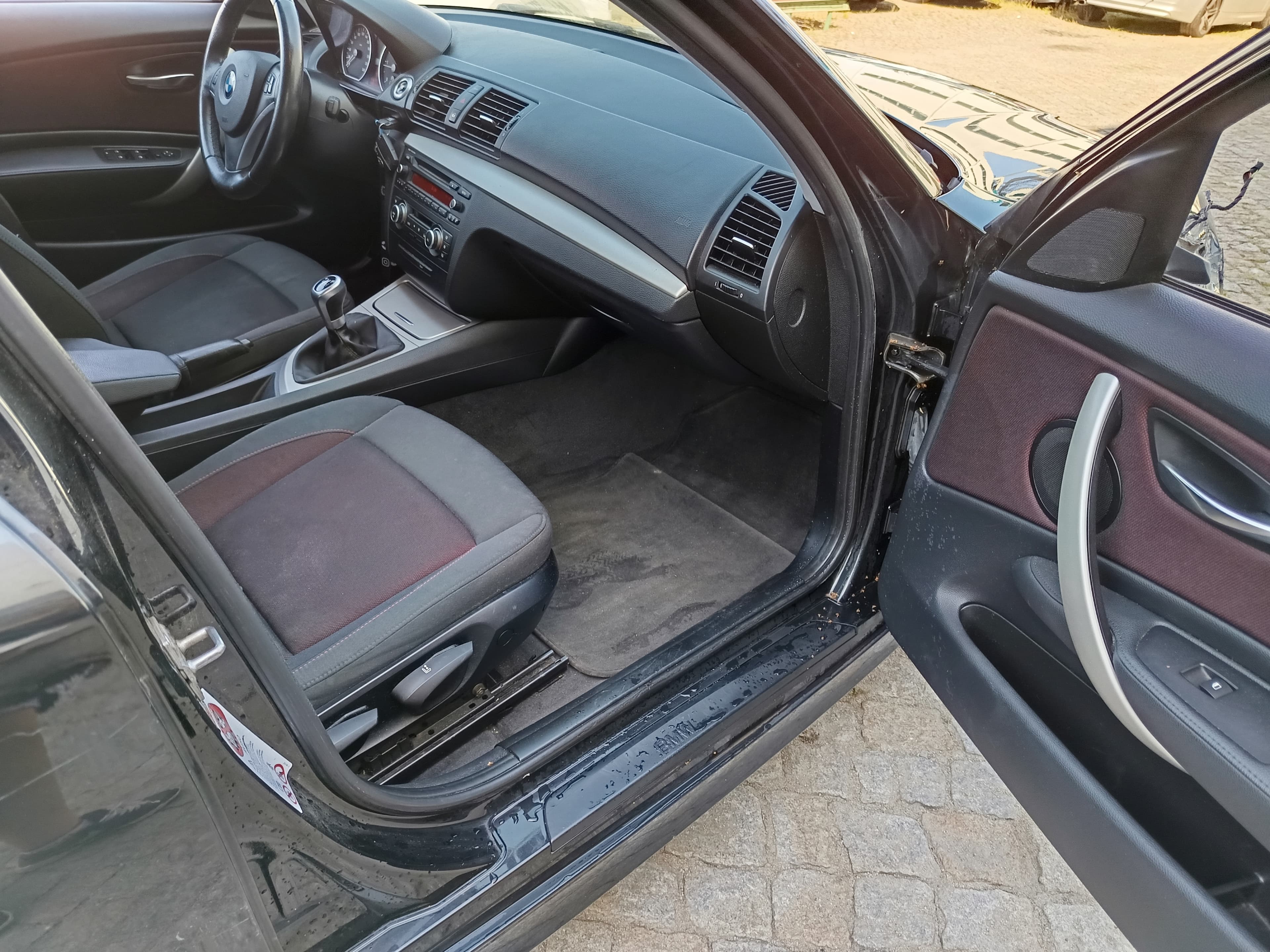 BMW 118D · Ano 2011 — imagem 22