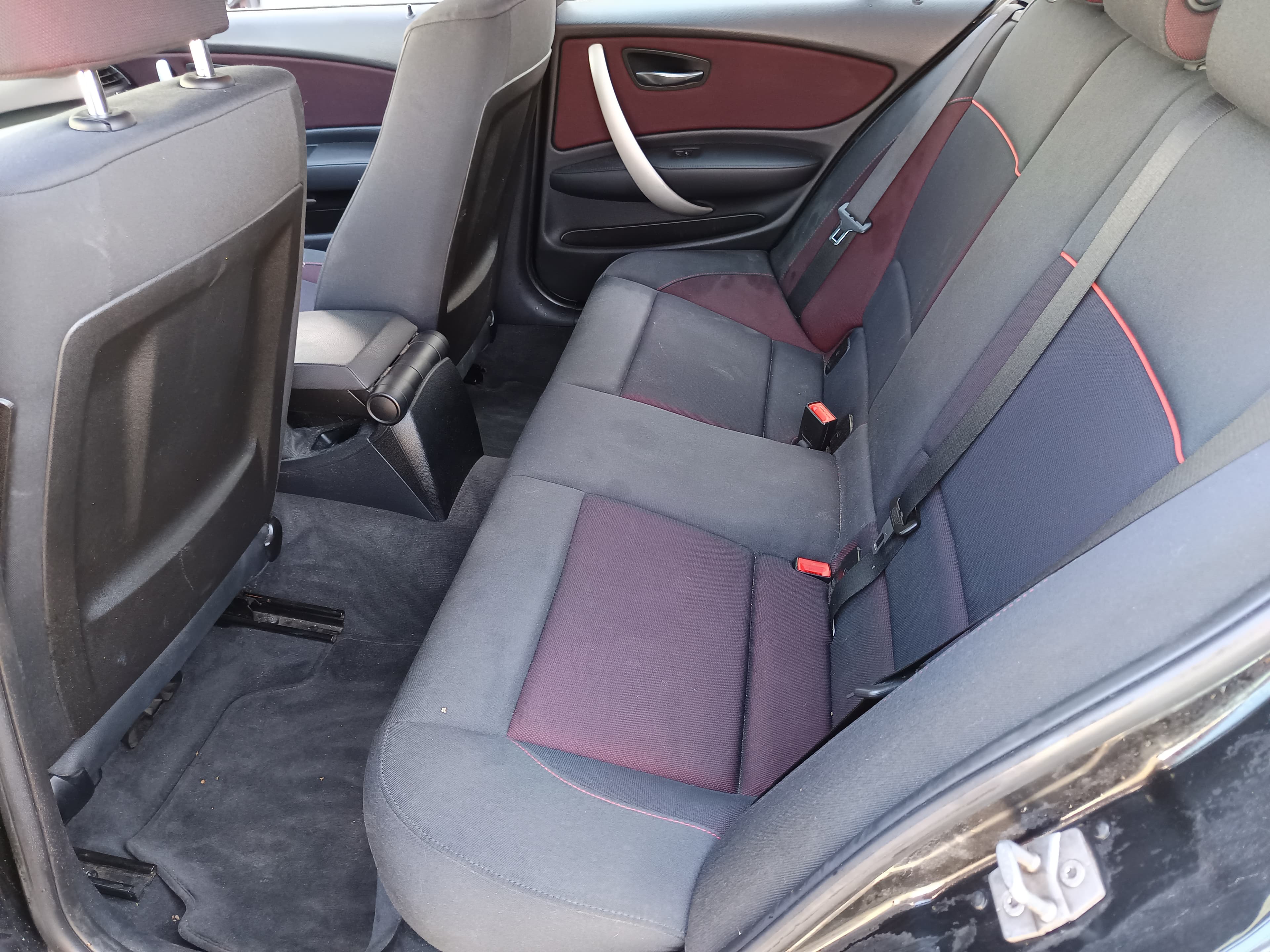 BMW 118D · Ano 2011 — imagem 27