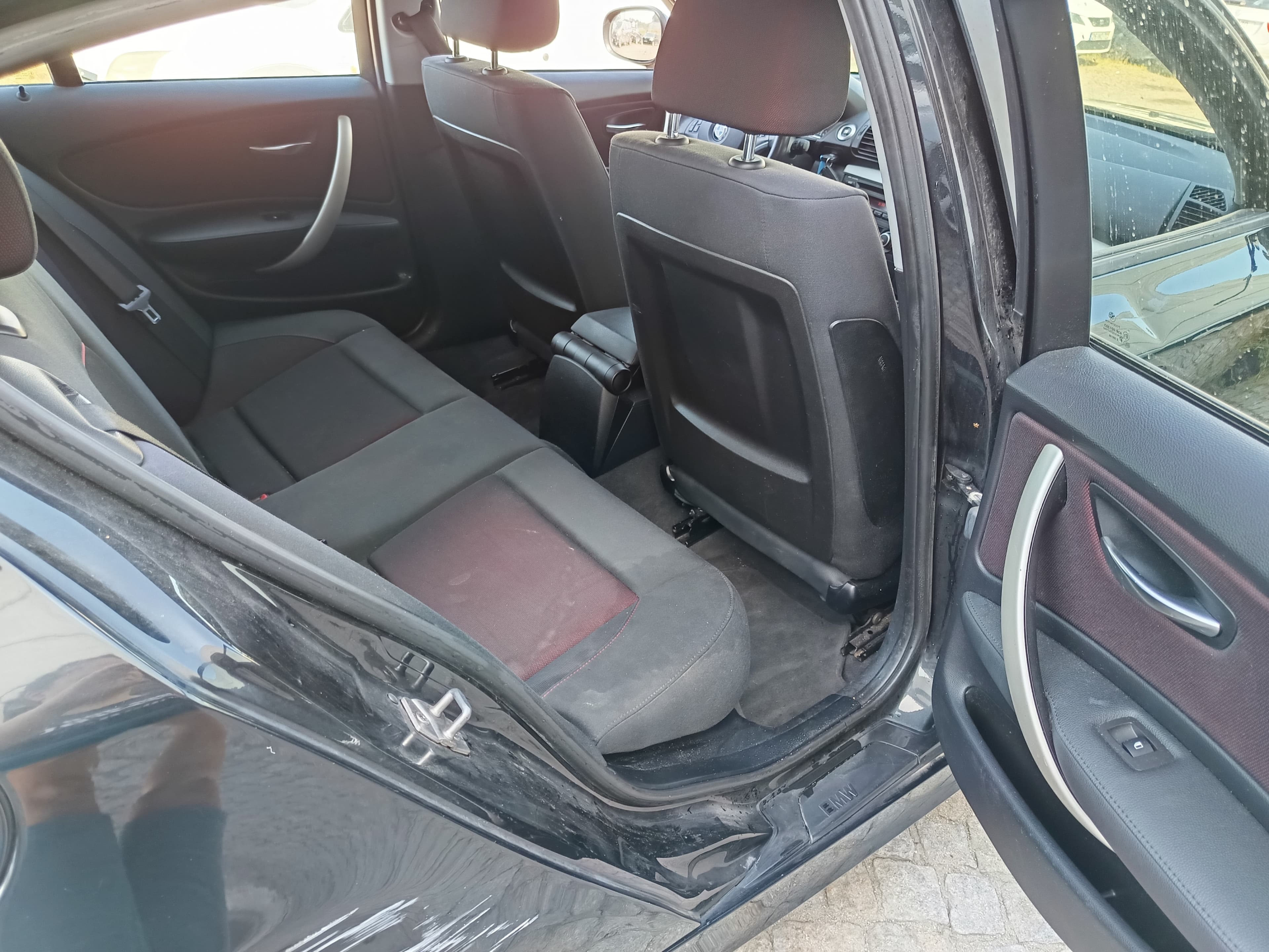BMW 118D · Ano 2011 — imagem 19