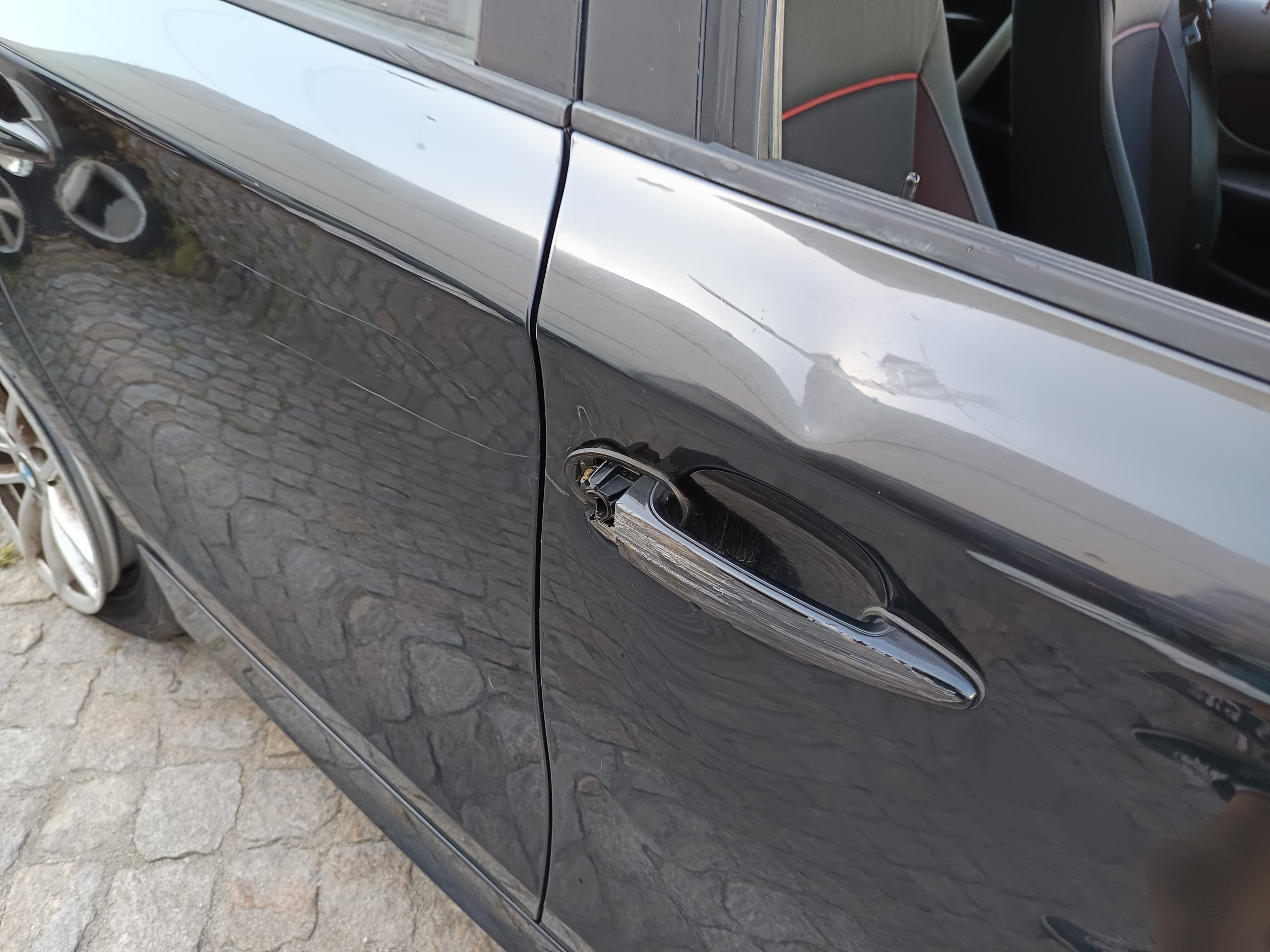 BMW 118D · Ano 2011 — imagem 9