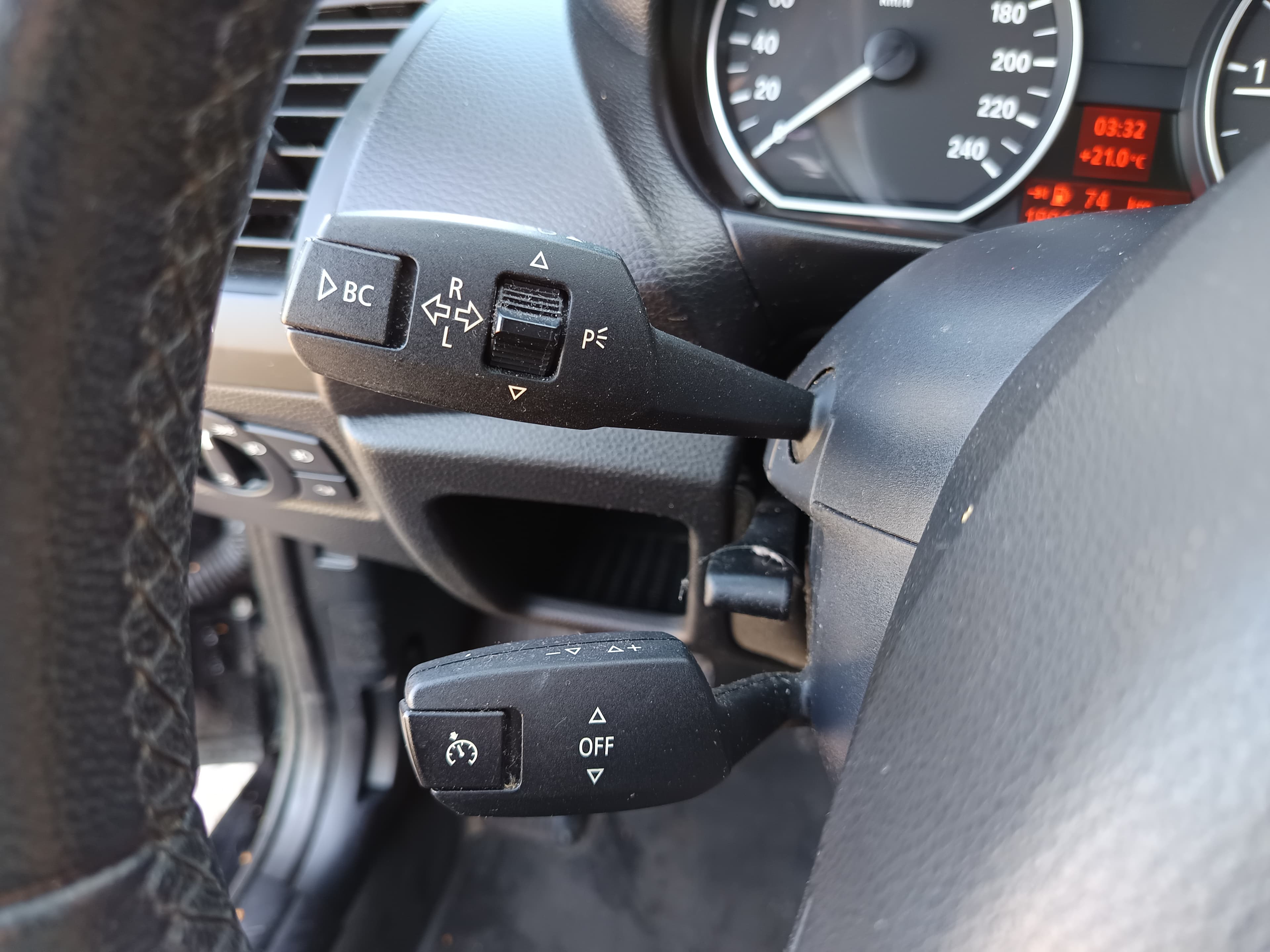 BMW 118D · Ano 2011 — imagem 30