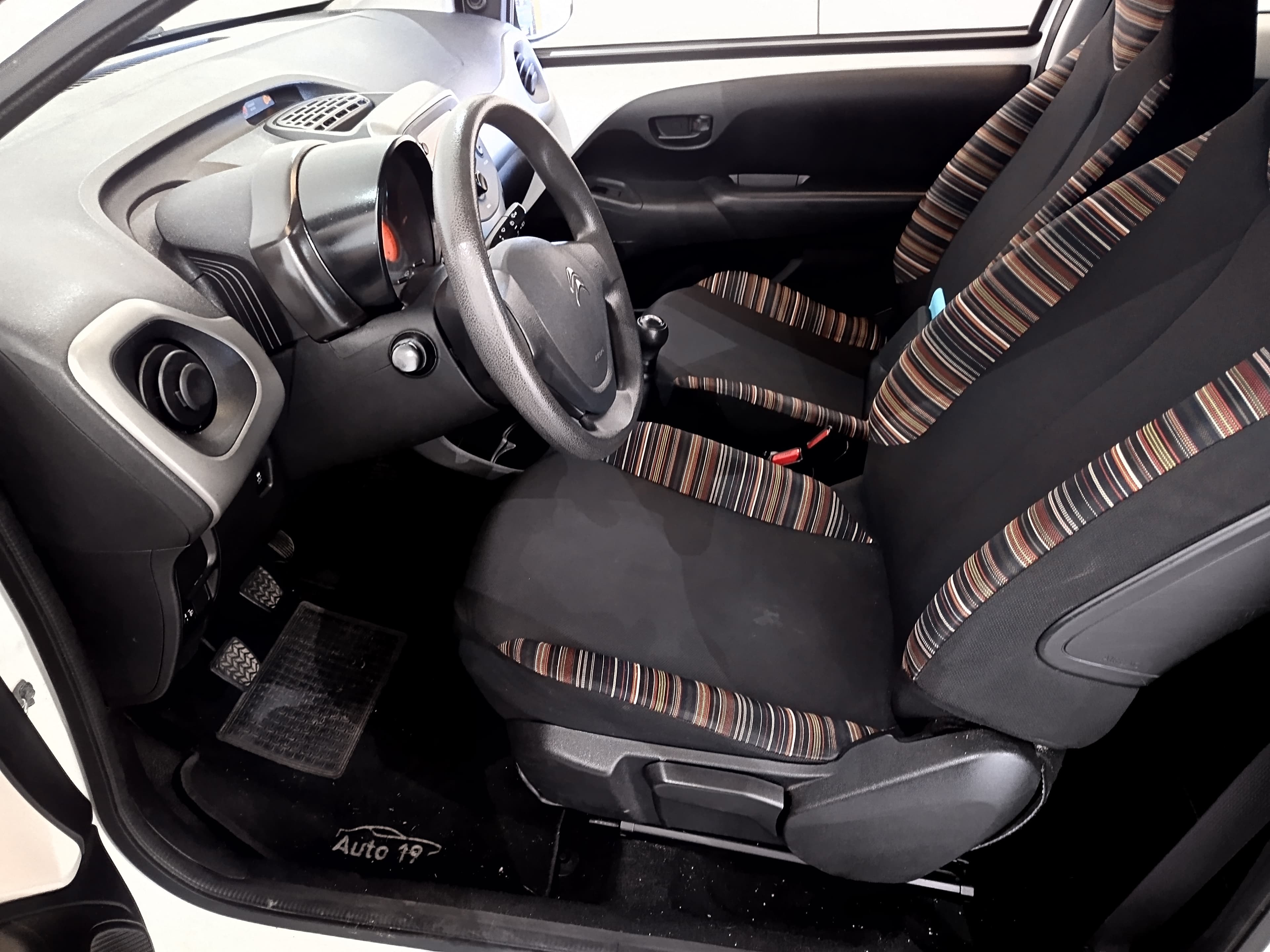 Citroën C1 · Ano 2015 — image 34