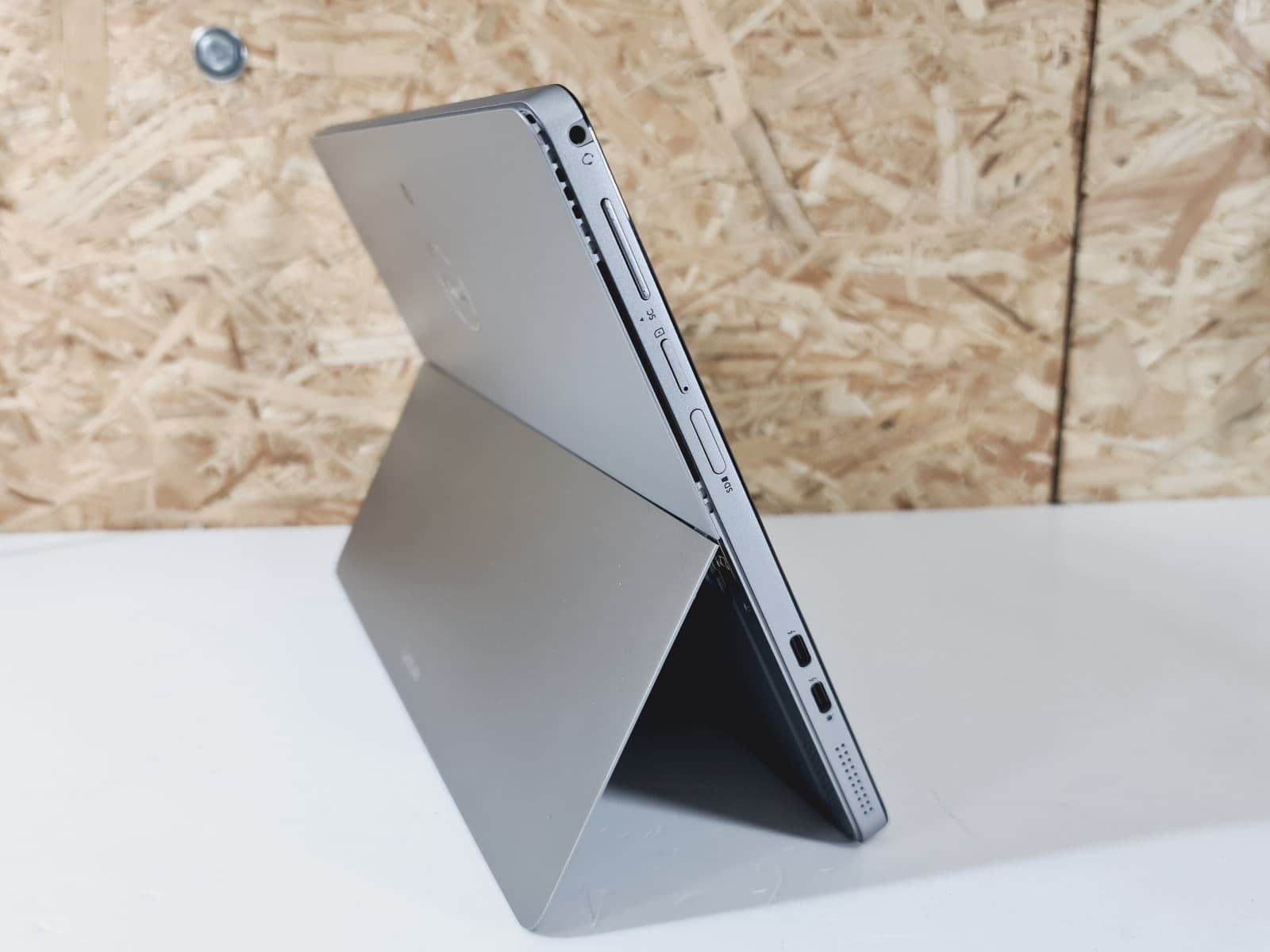 Portátil Dell Latitude 7200 — image 5