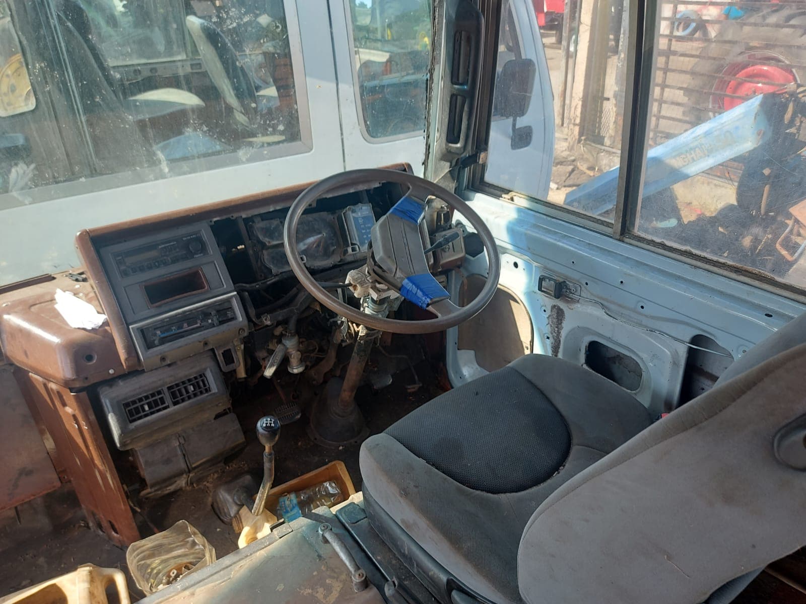 Nissan Civilian — image 5