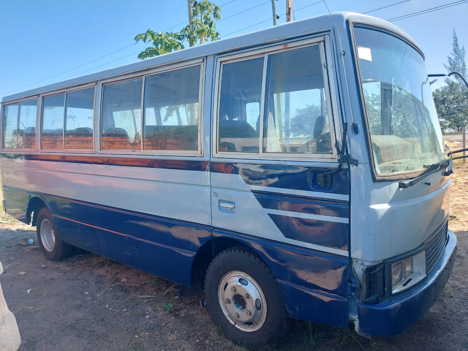 Nissan Civilian — image 1