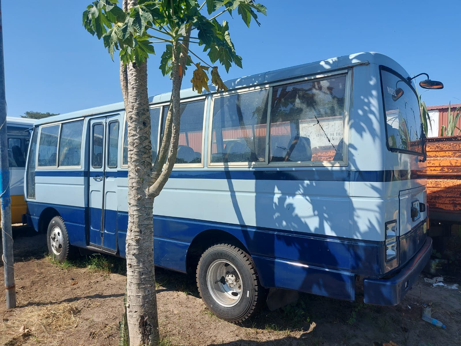 Nissan Civilian — image 3