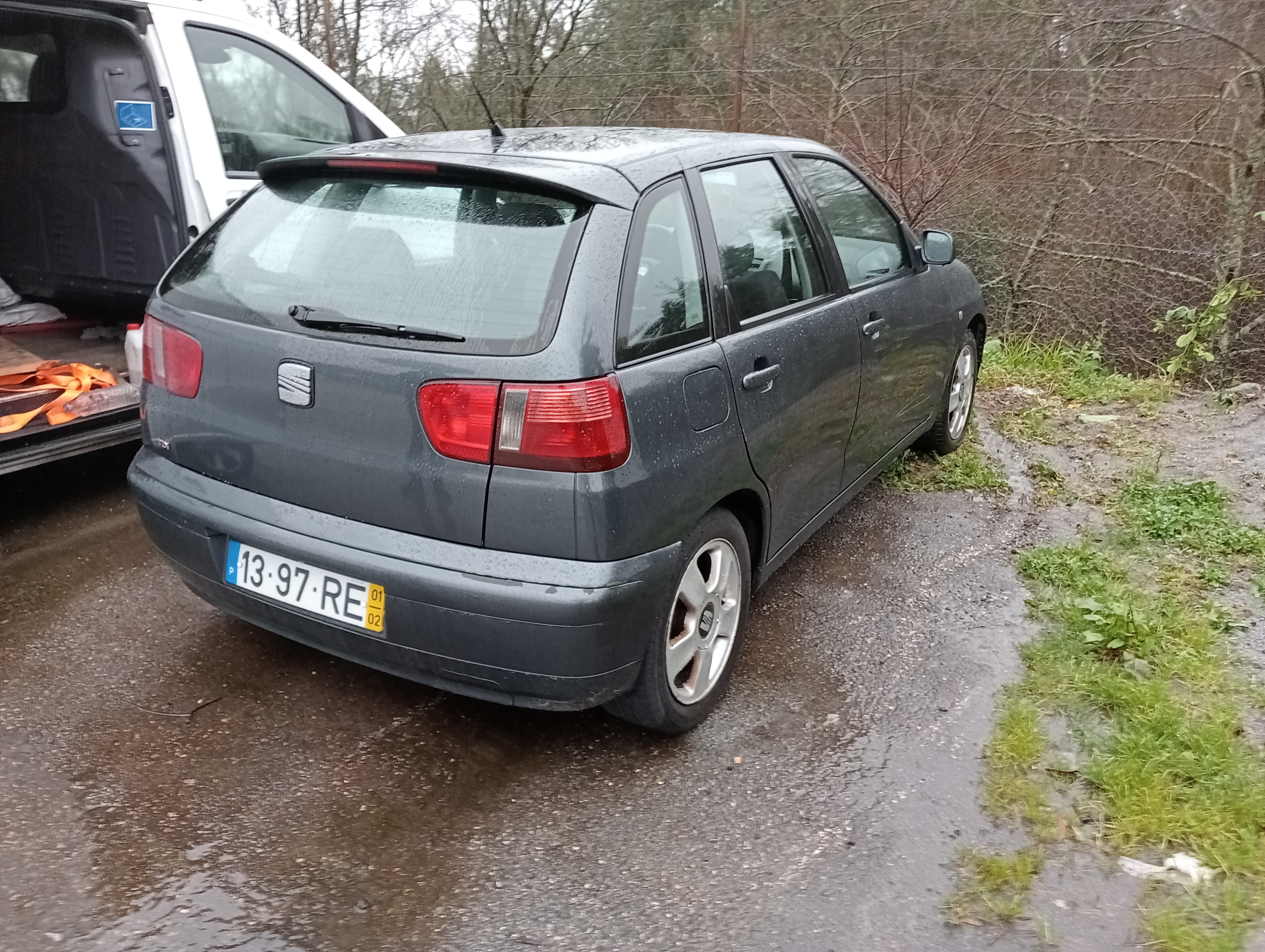 Seat Ibiza TDI · Ano 2001 — imagen 3