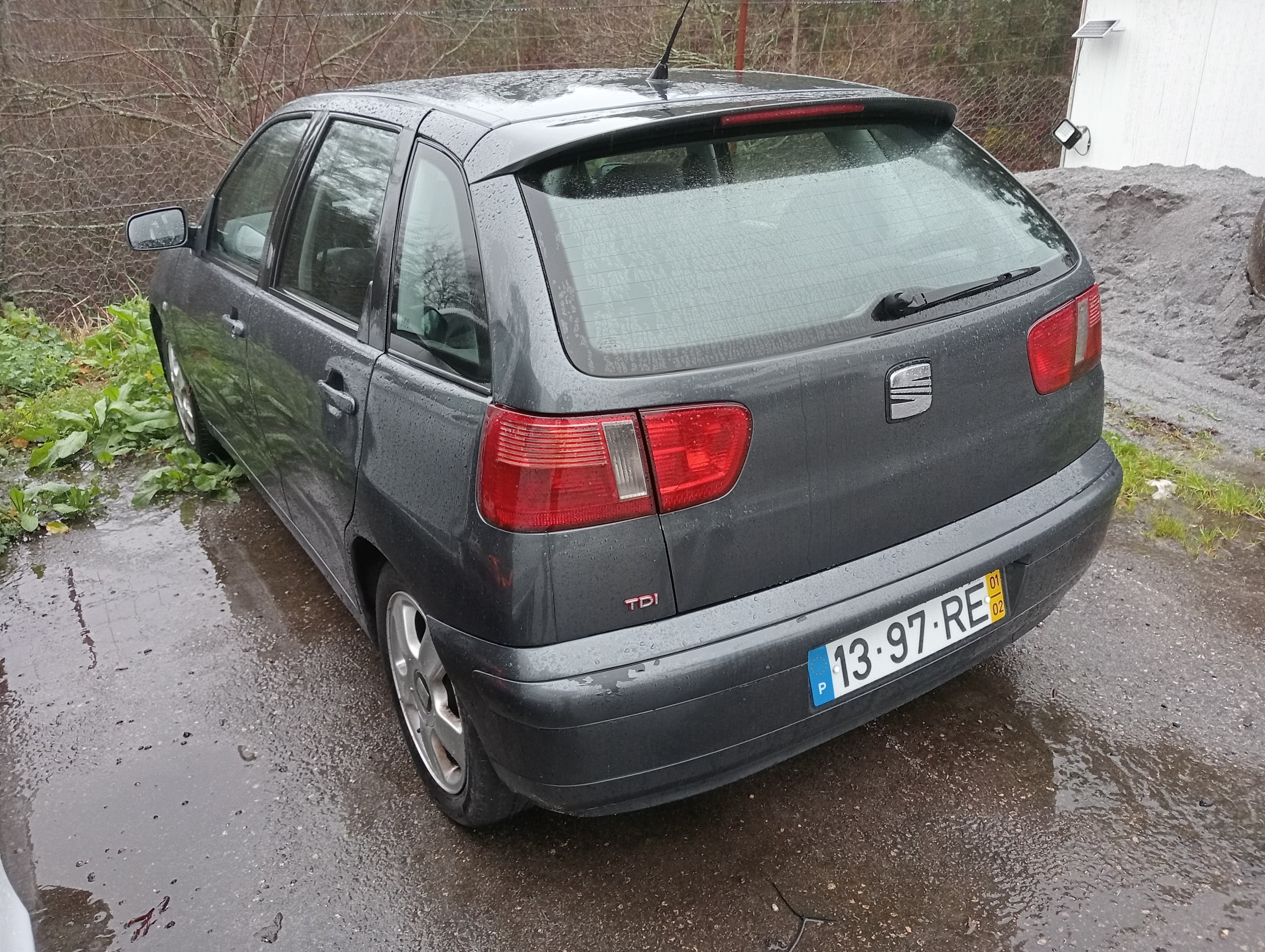 Seat Ibiza TDI · Ano 2001 — imagen 2