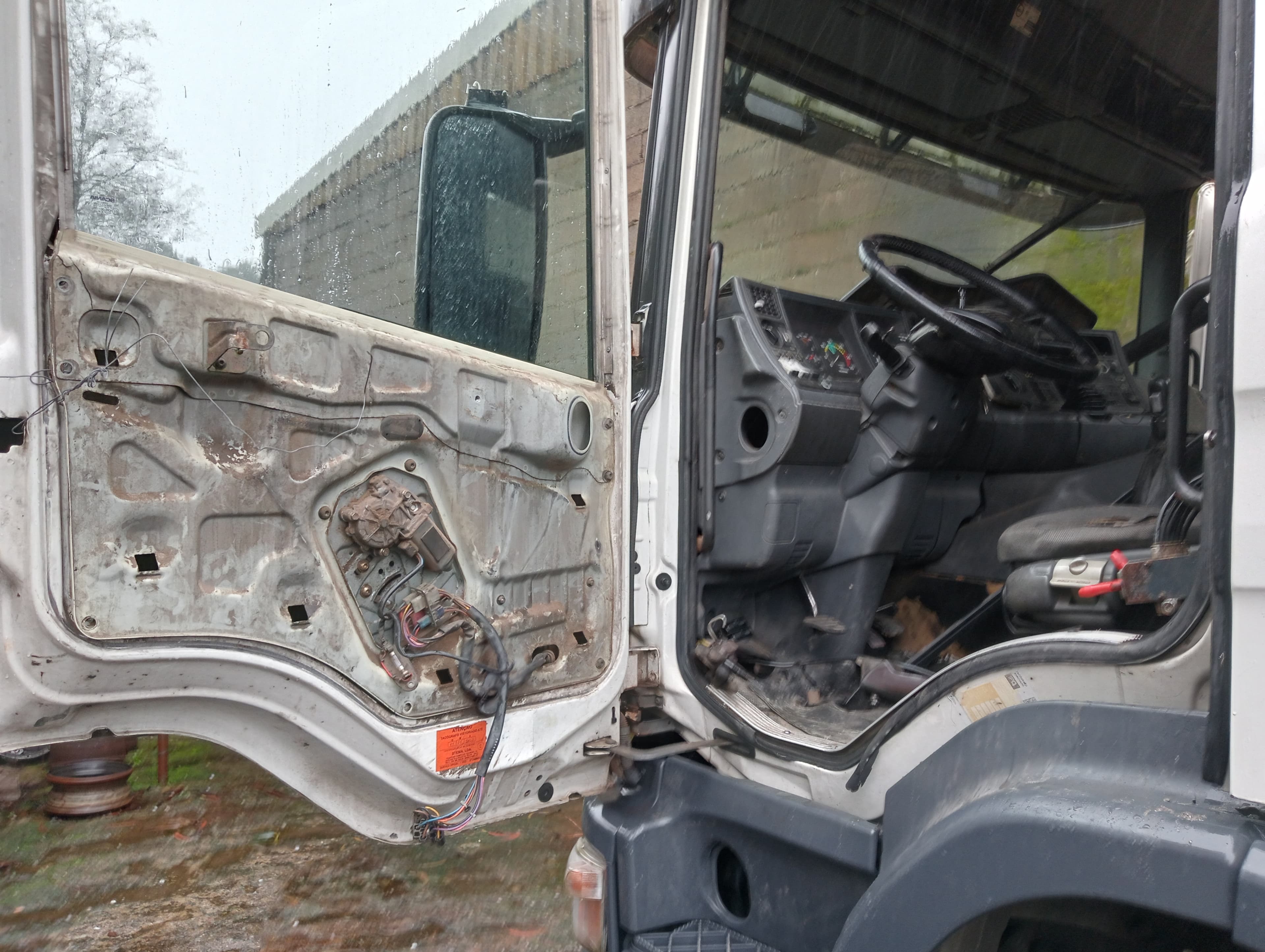 Scania 340 114G · Ano 1999 — imagem 8
