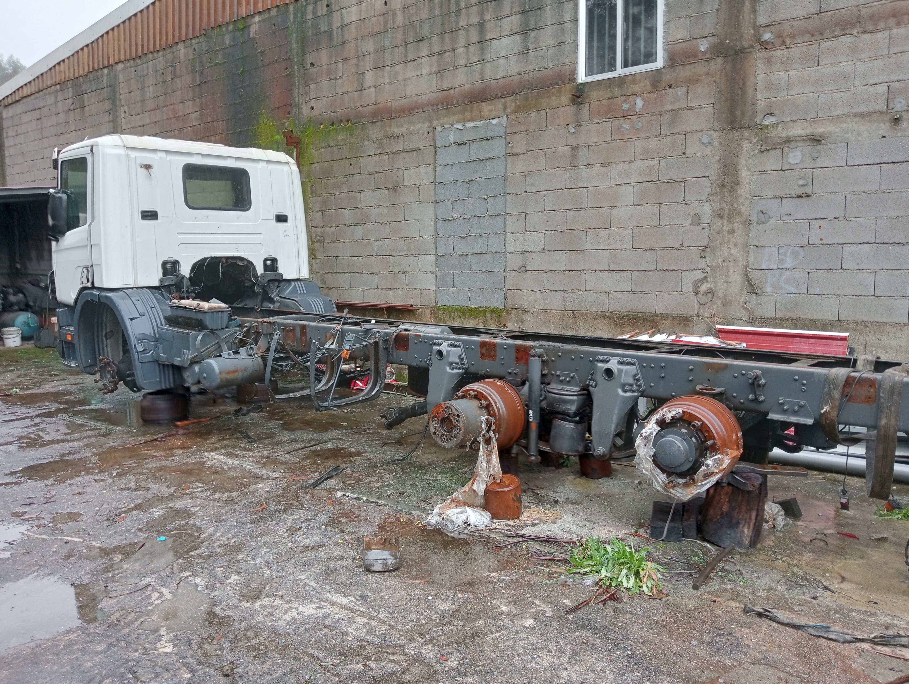 Scania 340 114G · Ano 1999 — imagem 5