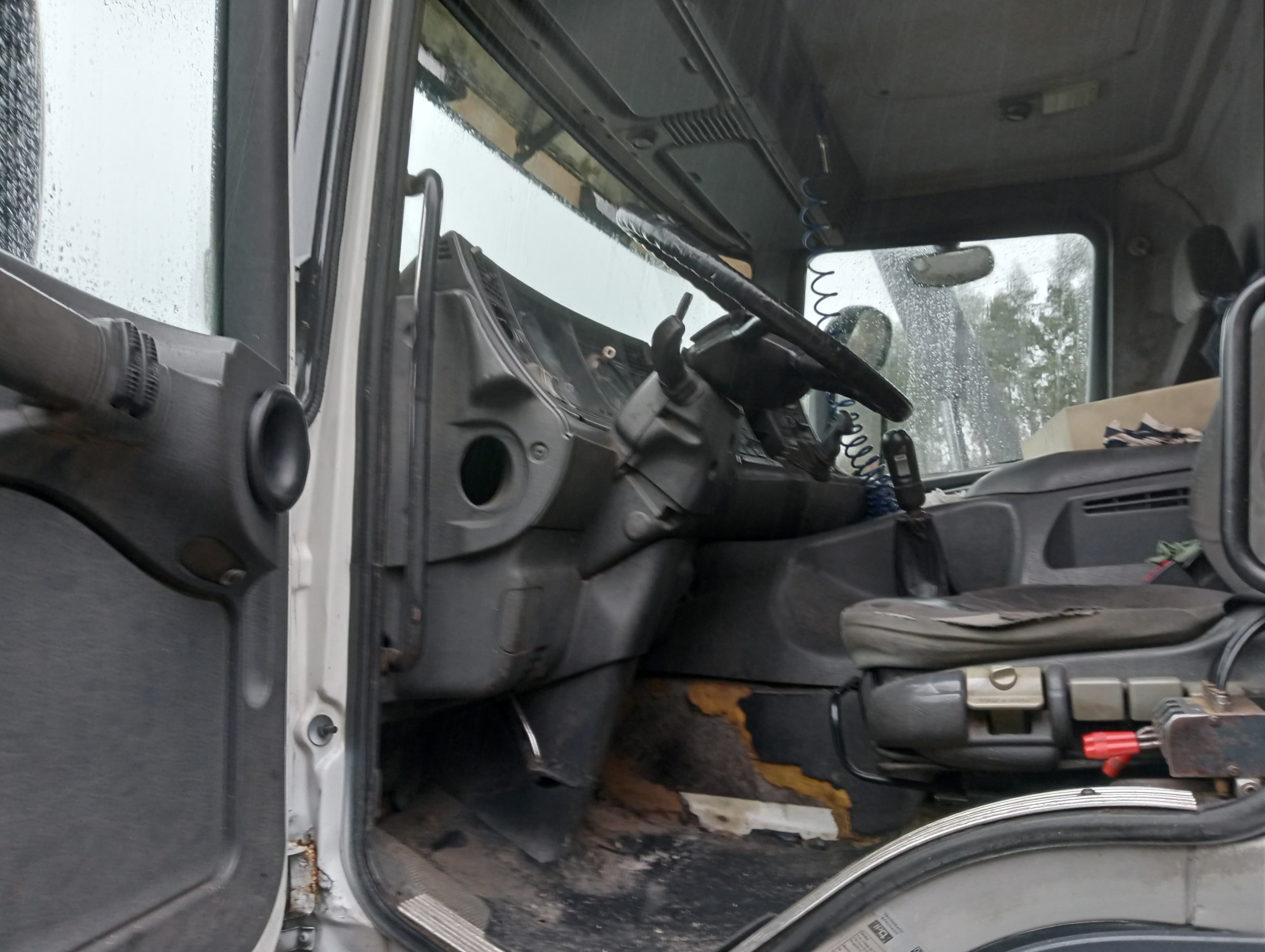 Scania 340 114G · Ano 1999 — imagem 9