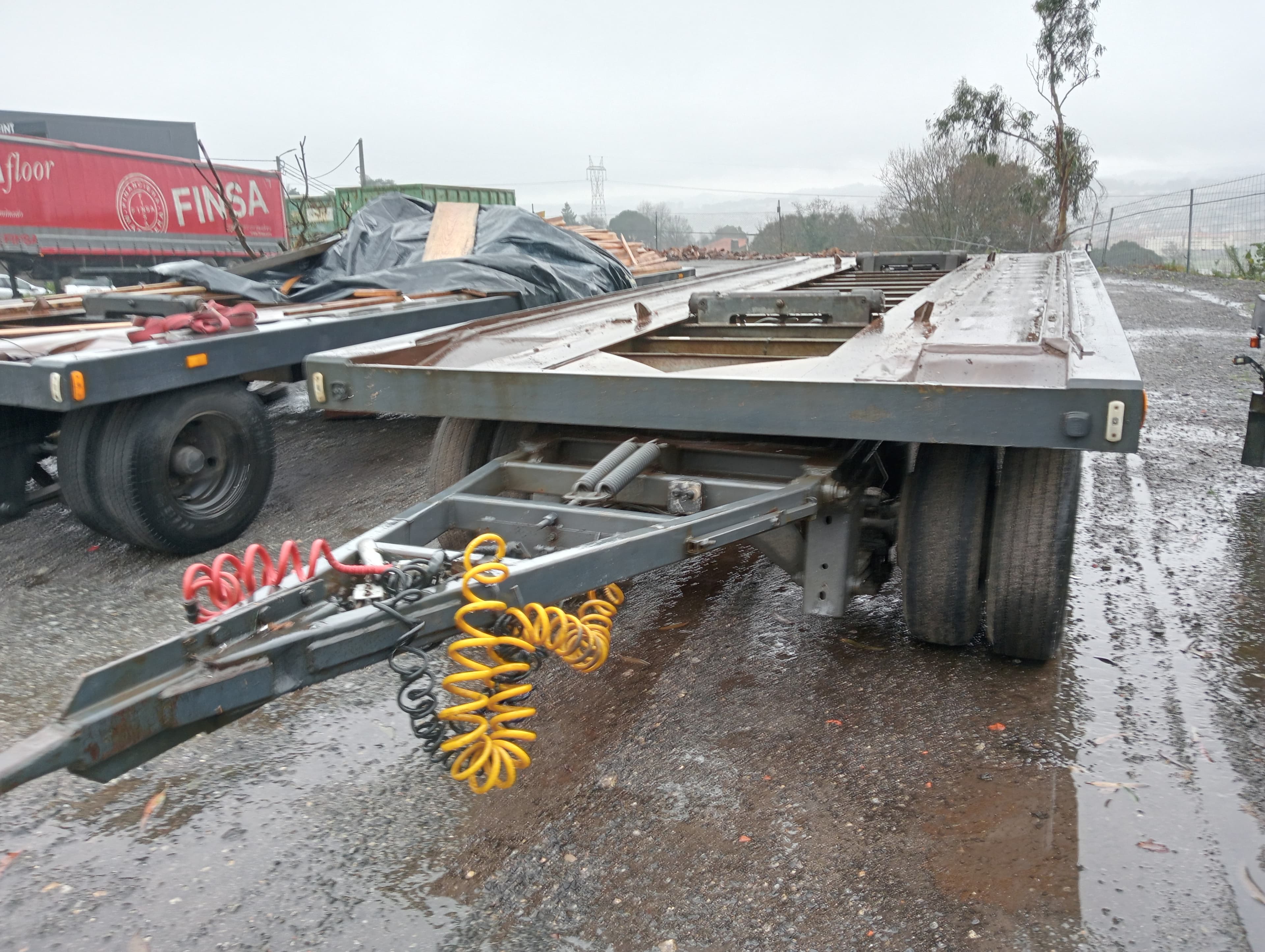 Reboque porta contentores — image 1