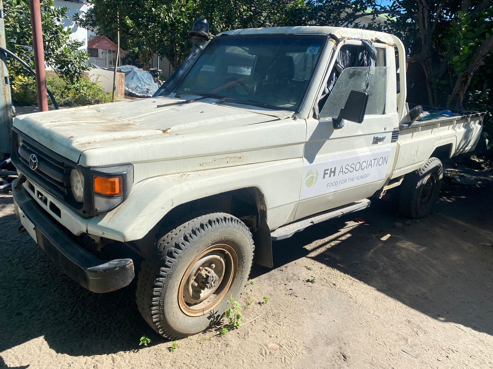 Toyota Land Cruiser 4x4 — imagen 2
