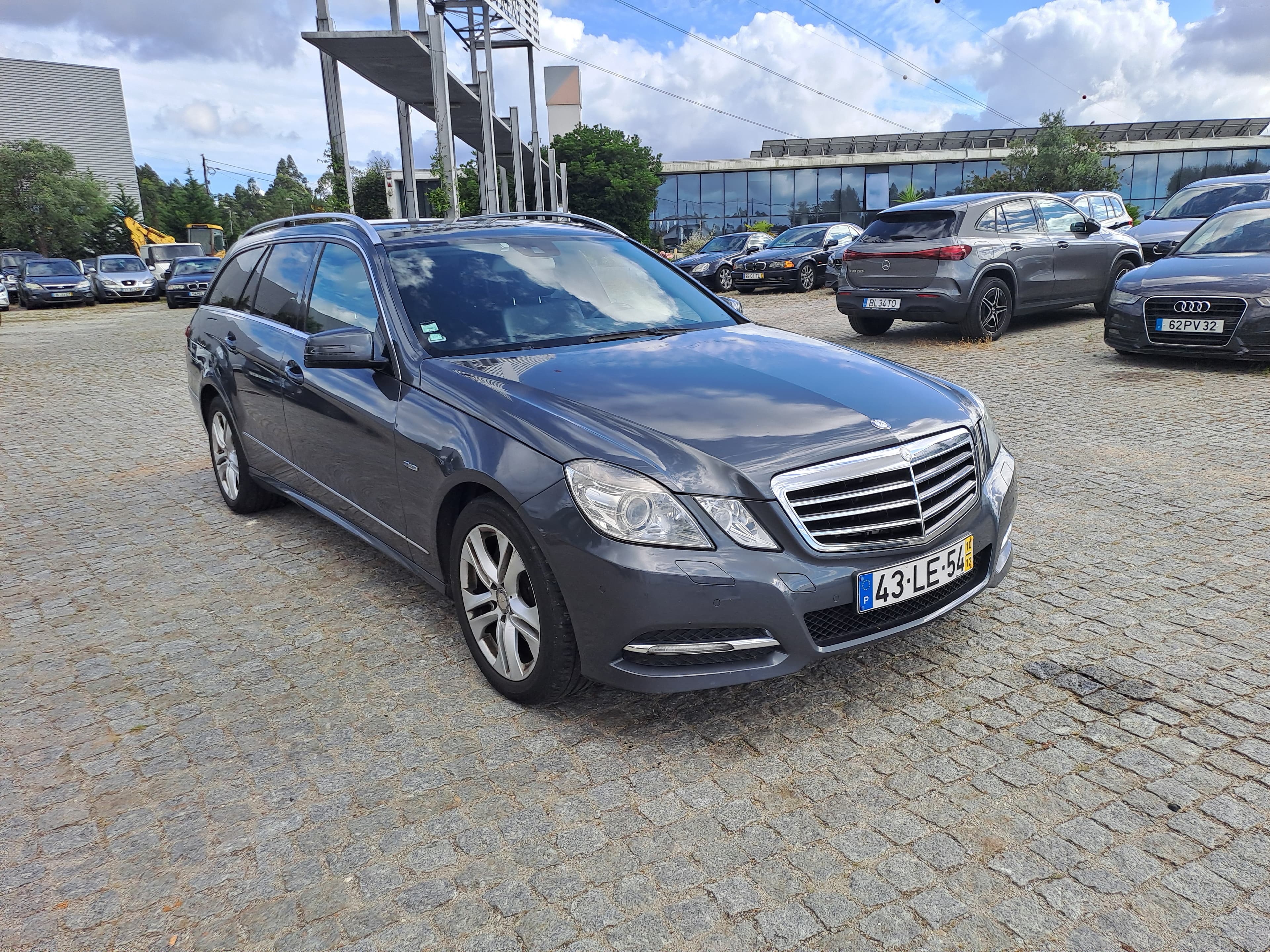 Mercedes-Benz E250 CDI · Ano 2010 — imagem 1