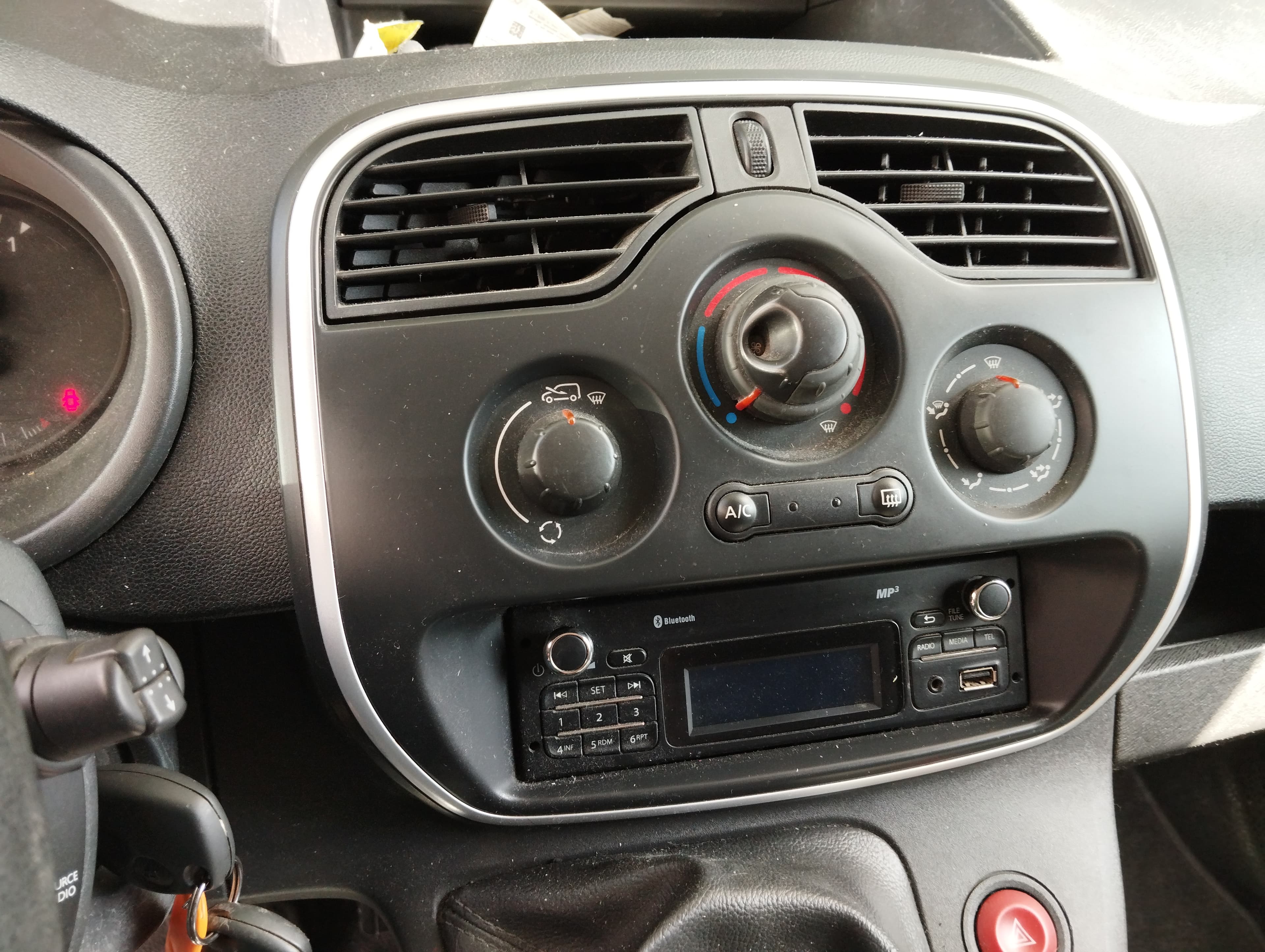 Renault Kangoo · Ano 2019 — imagem 13