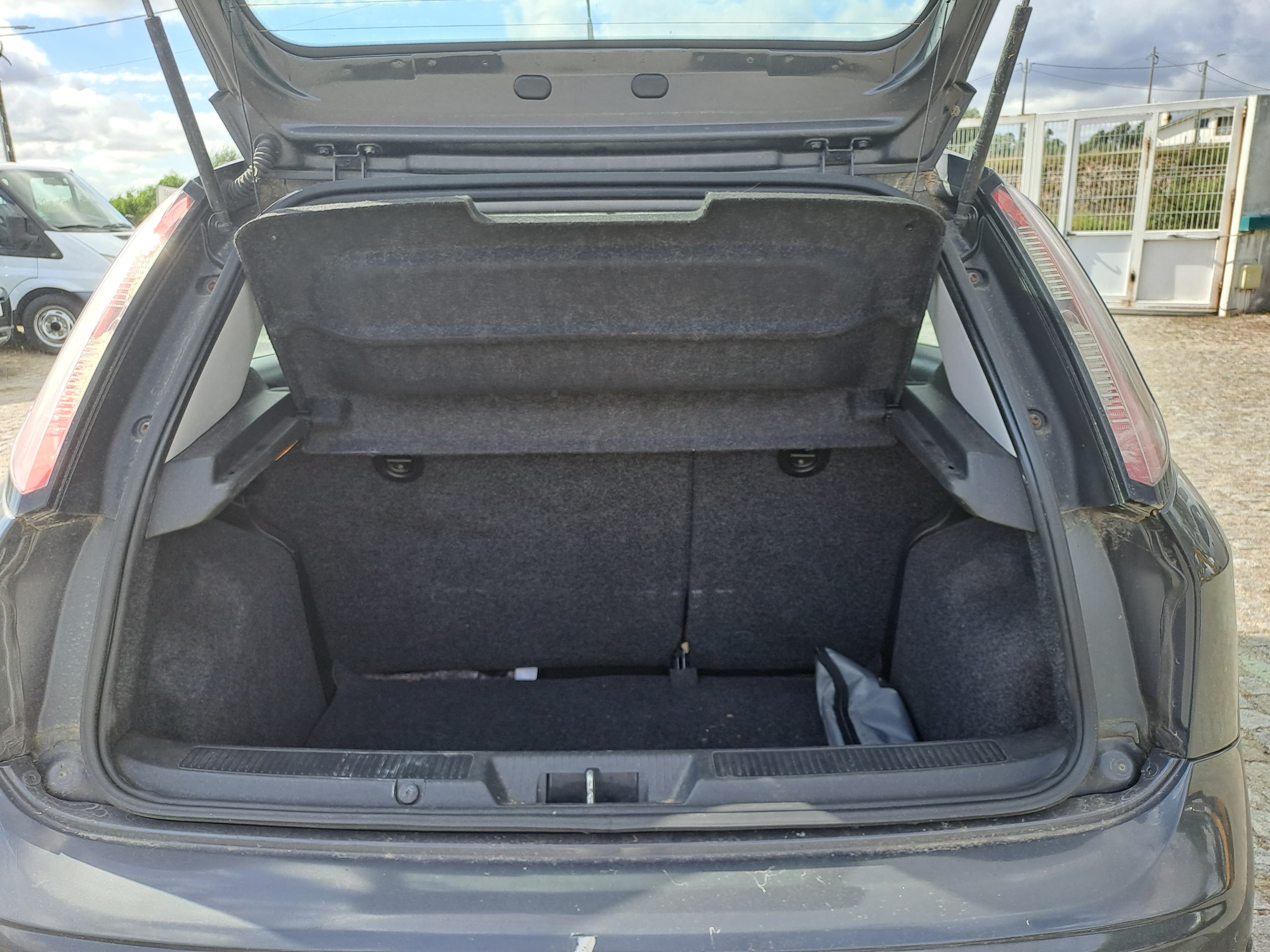 Fiat Punto · Ano 2013 — imagen 7