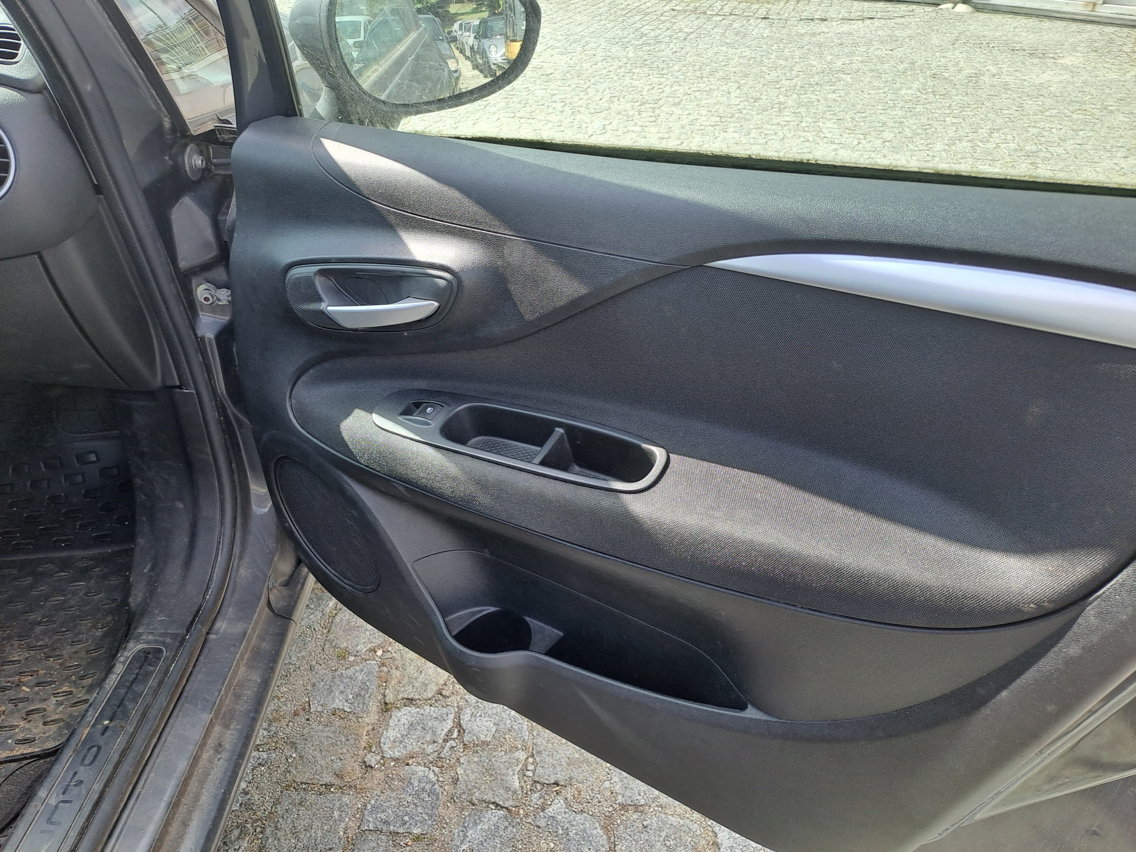Fiat Punto · Ano 2013 — imagen 19