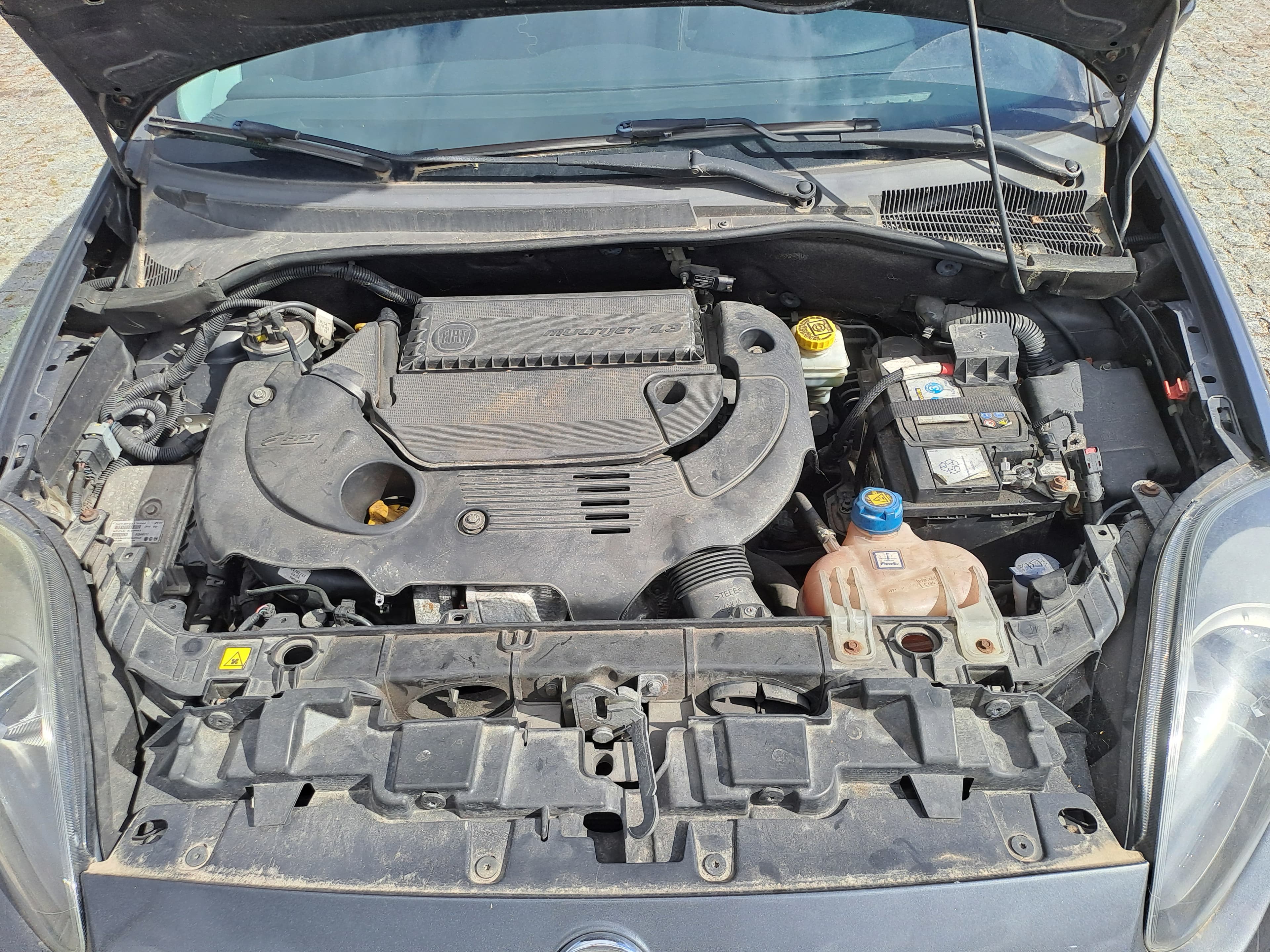 Fiat Punto · Ano 2013 — imagen 8