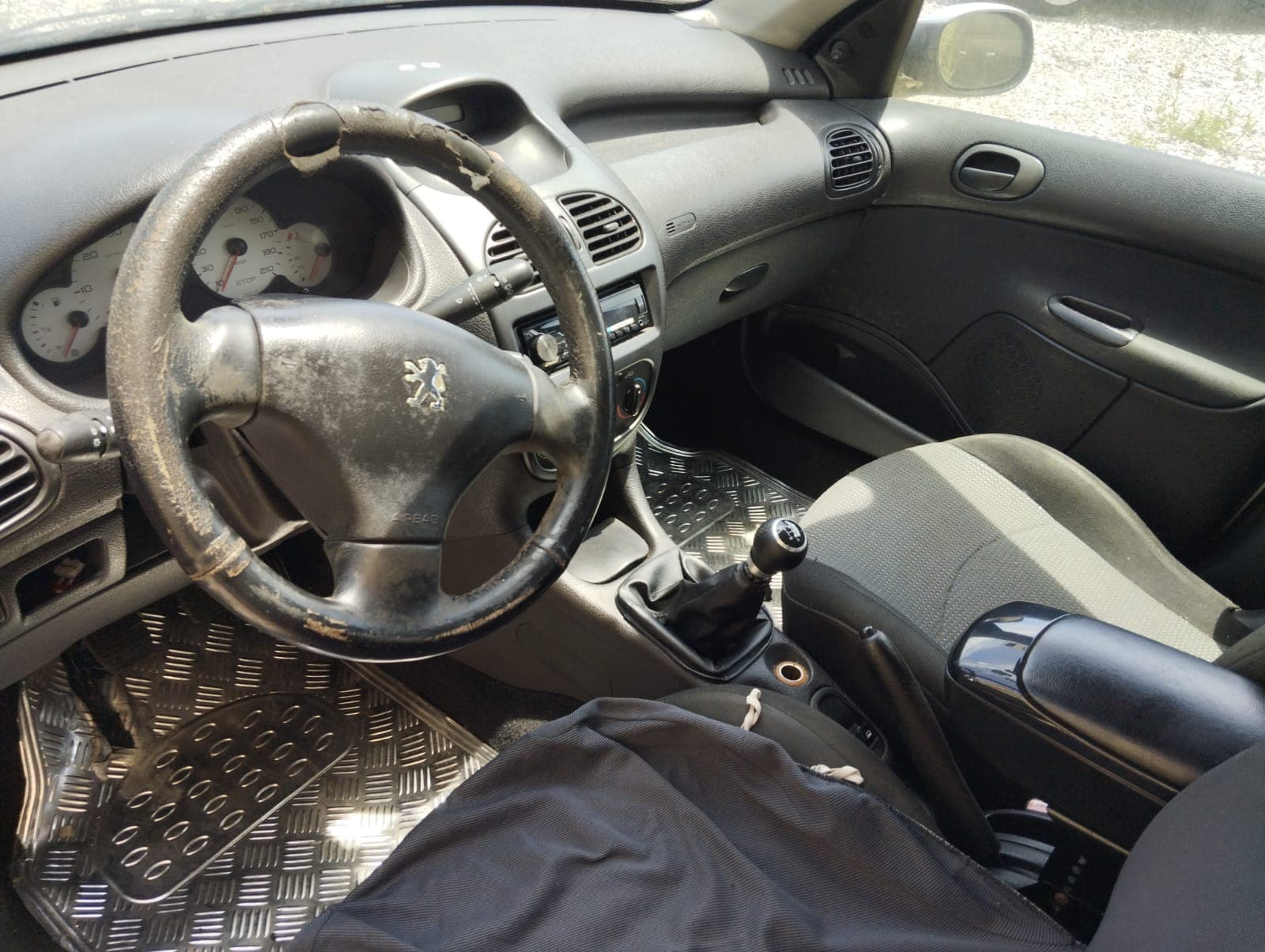 Peugeot 206 · Año 2003 — imagen 9