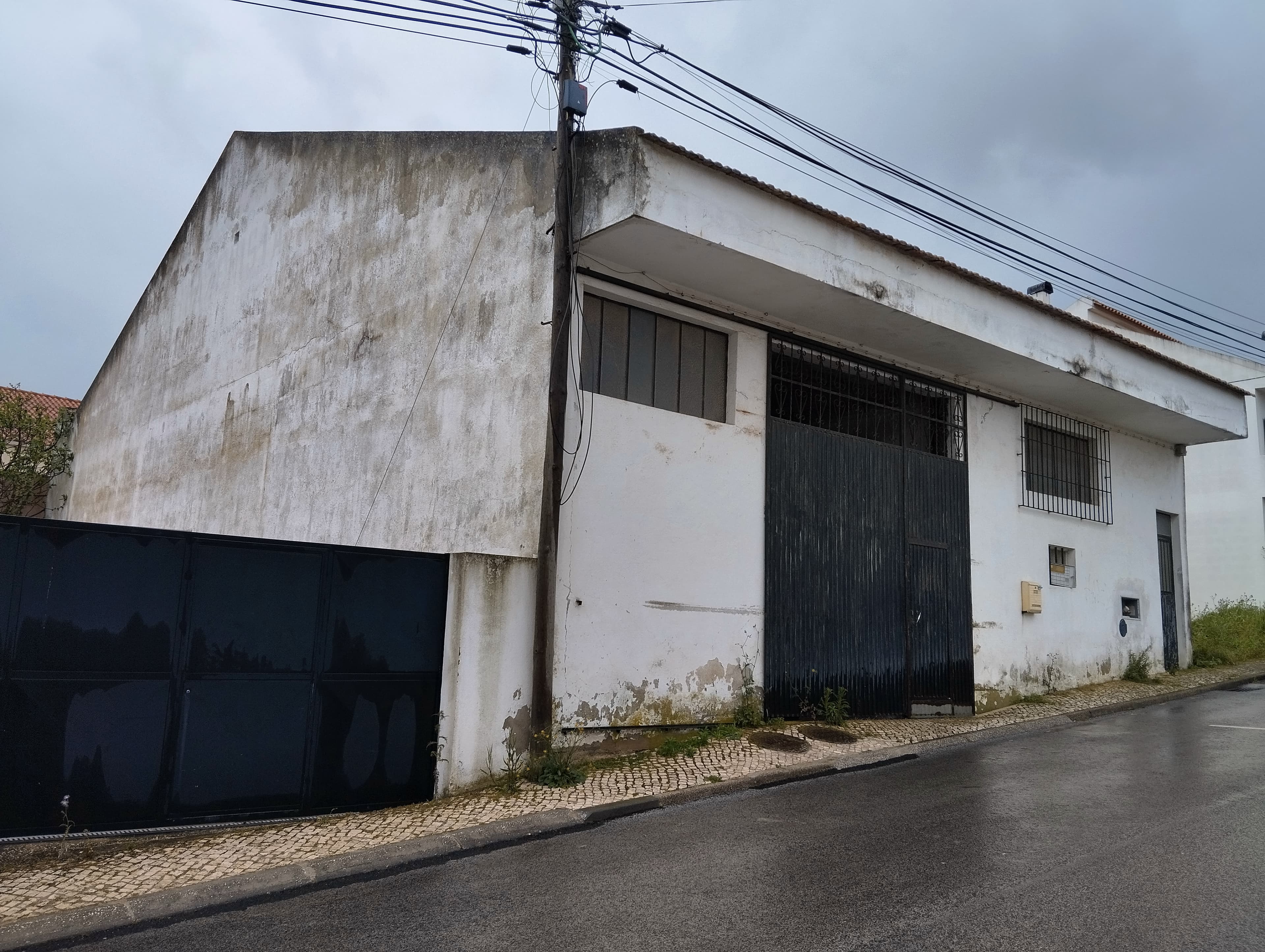 Armazém · Loures