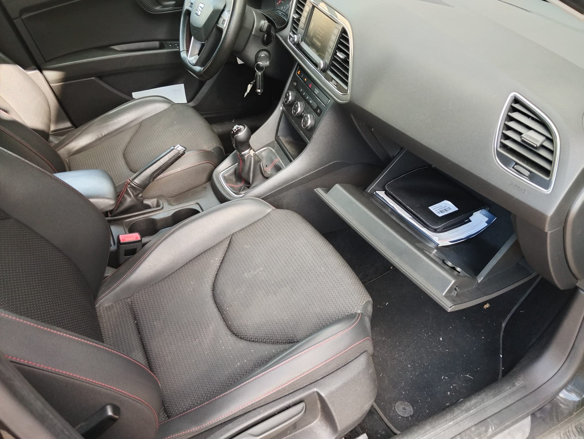 Seat Leon TDI · Ano 2015 — image 24