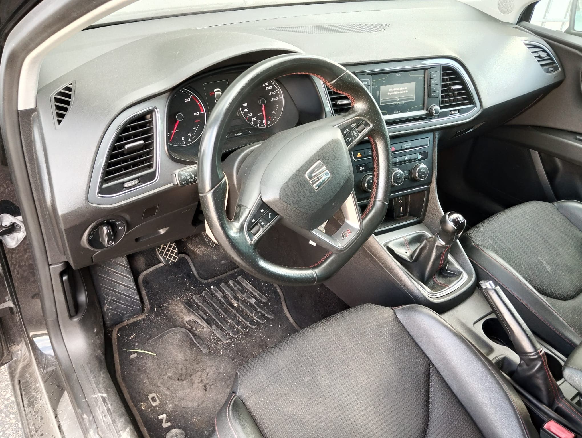 Seat Leon TDI · Ano 2015 — image 14