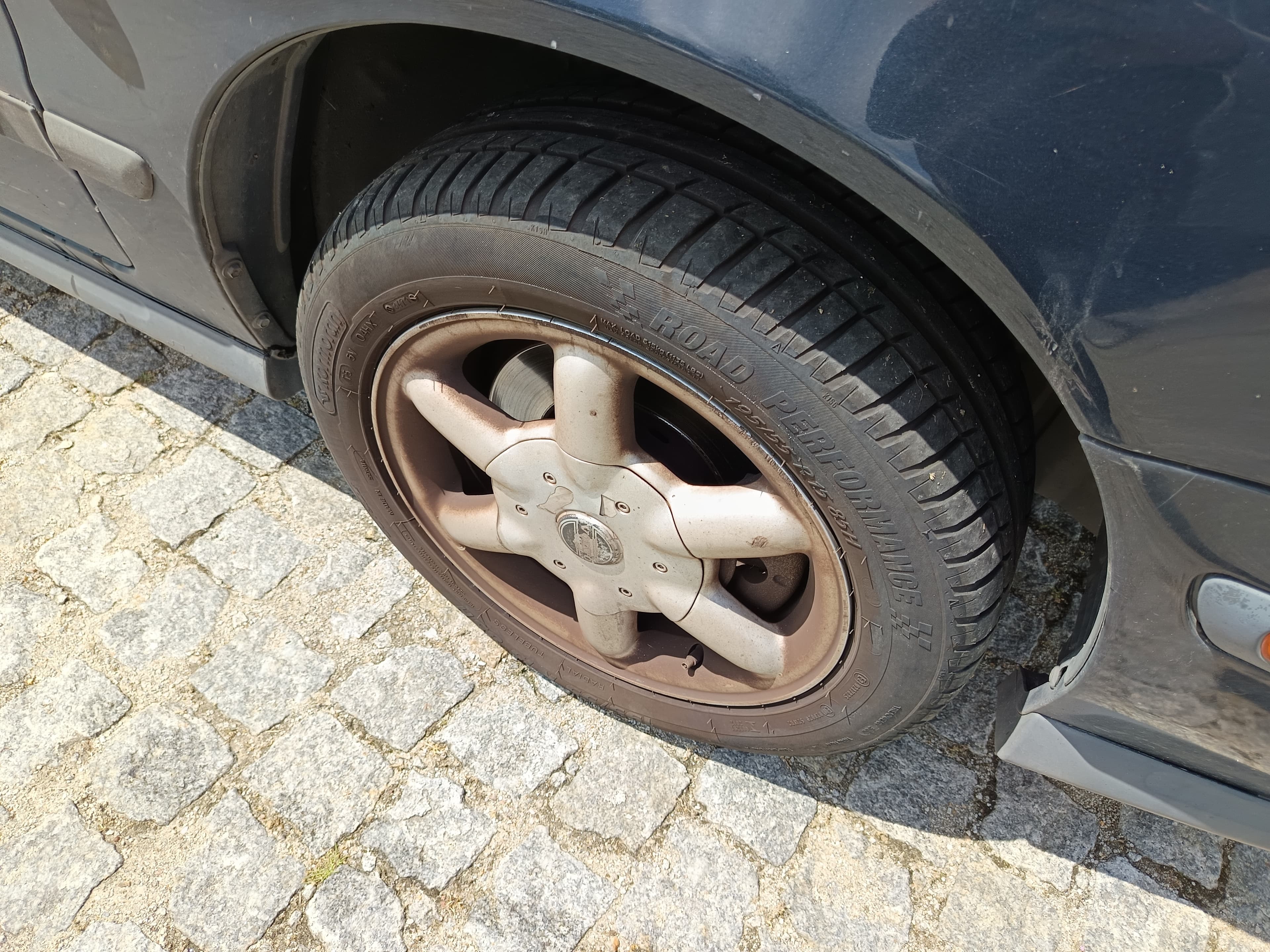 Volvo V40 · Ano 1998 — image 21