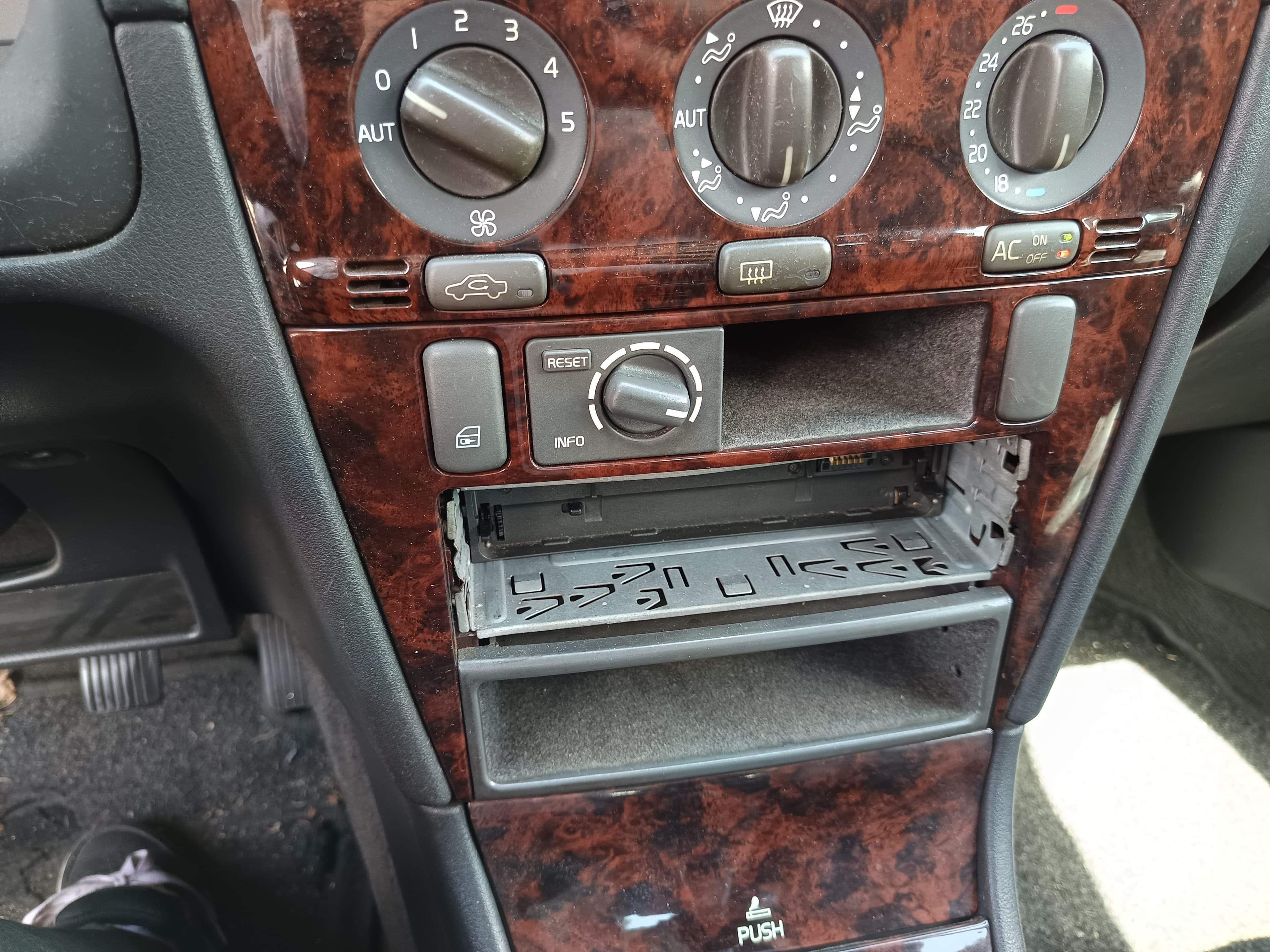 Volvo V40 · Ano 1998 — image 39