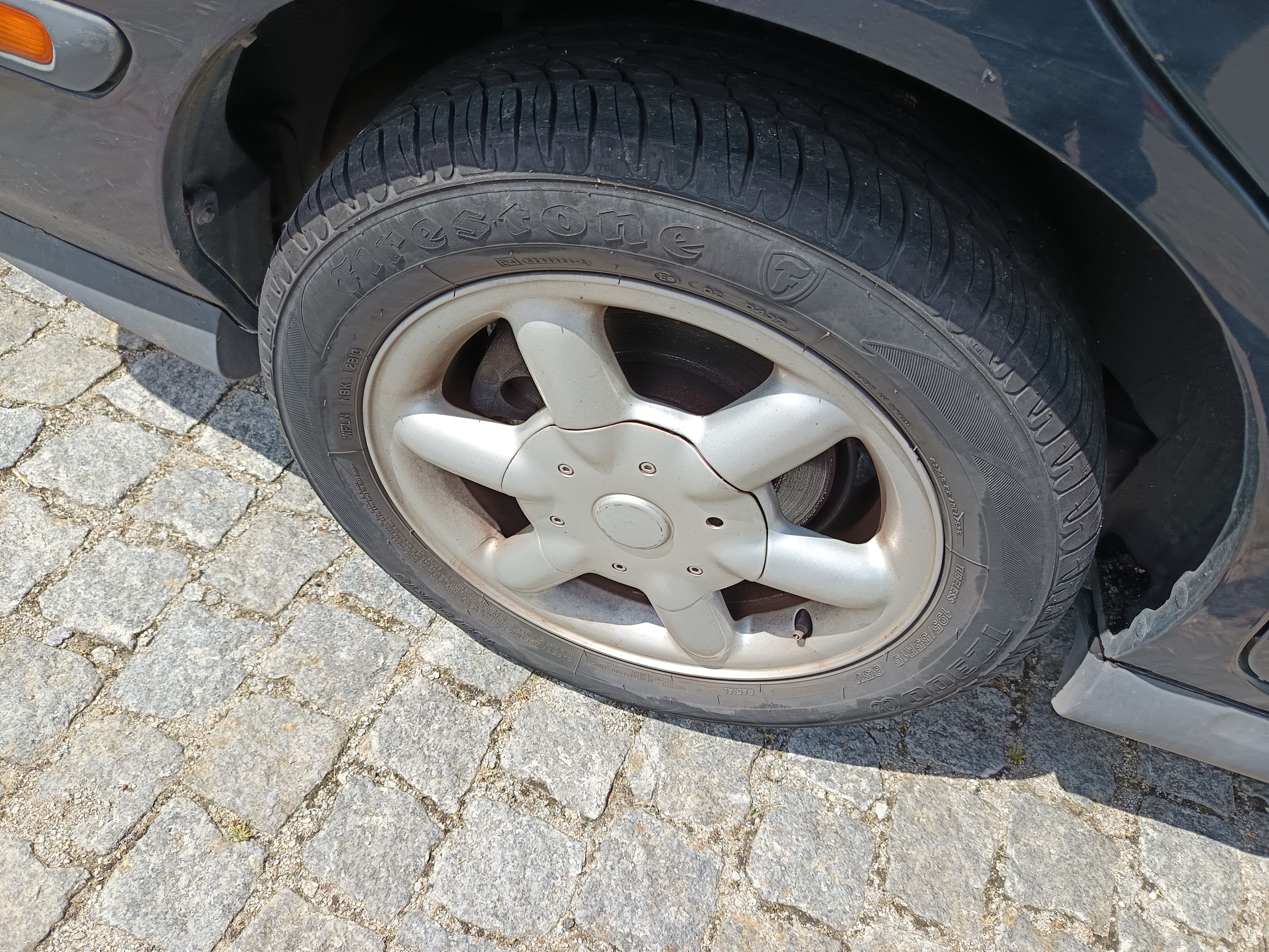 Volvo V40 · Ano 1998 — image 22