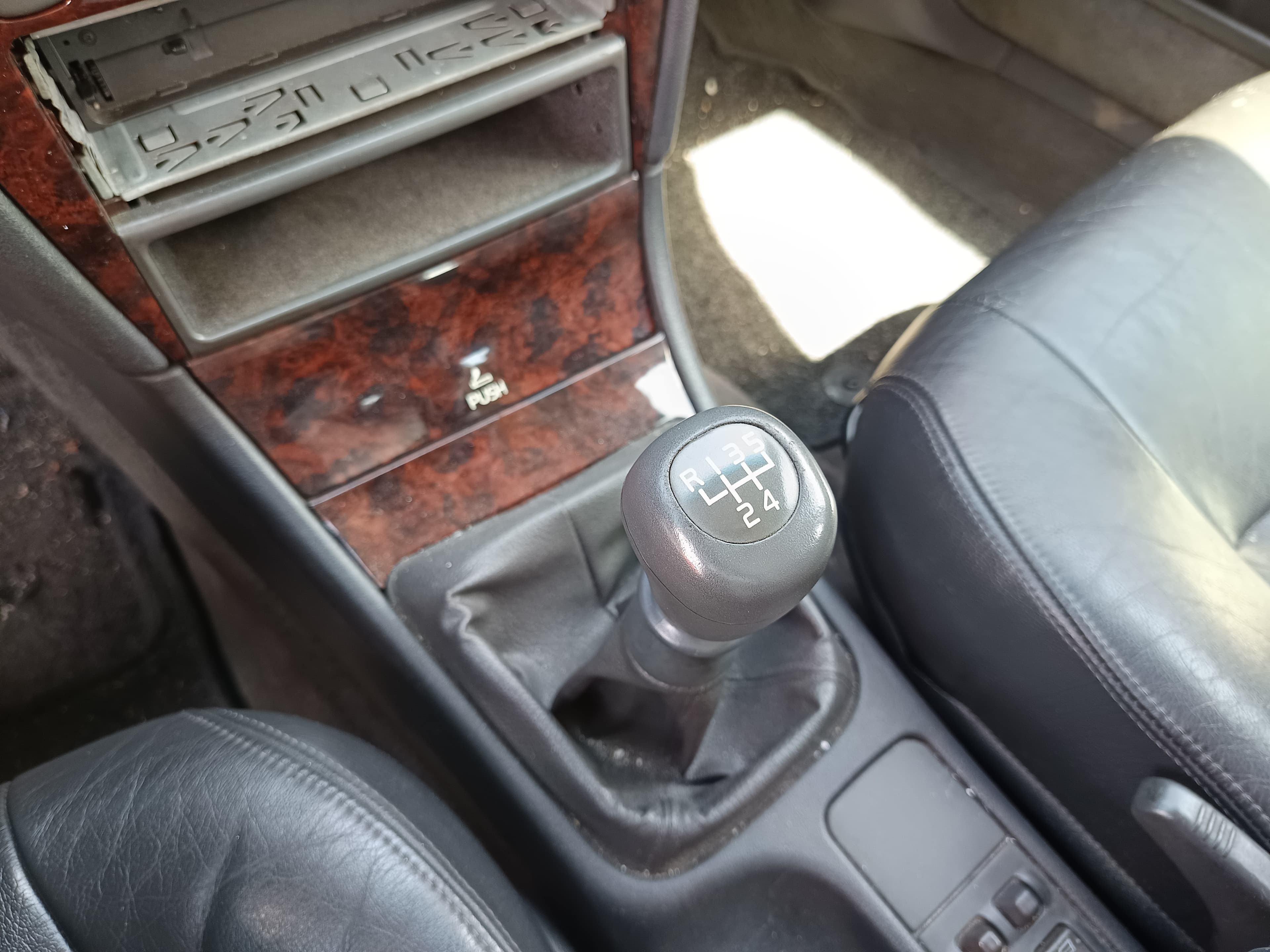 Volvo V40 · Ano 1998 — image 40