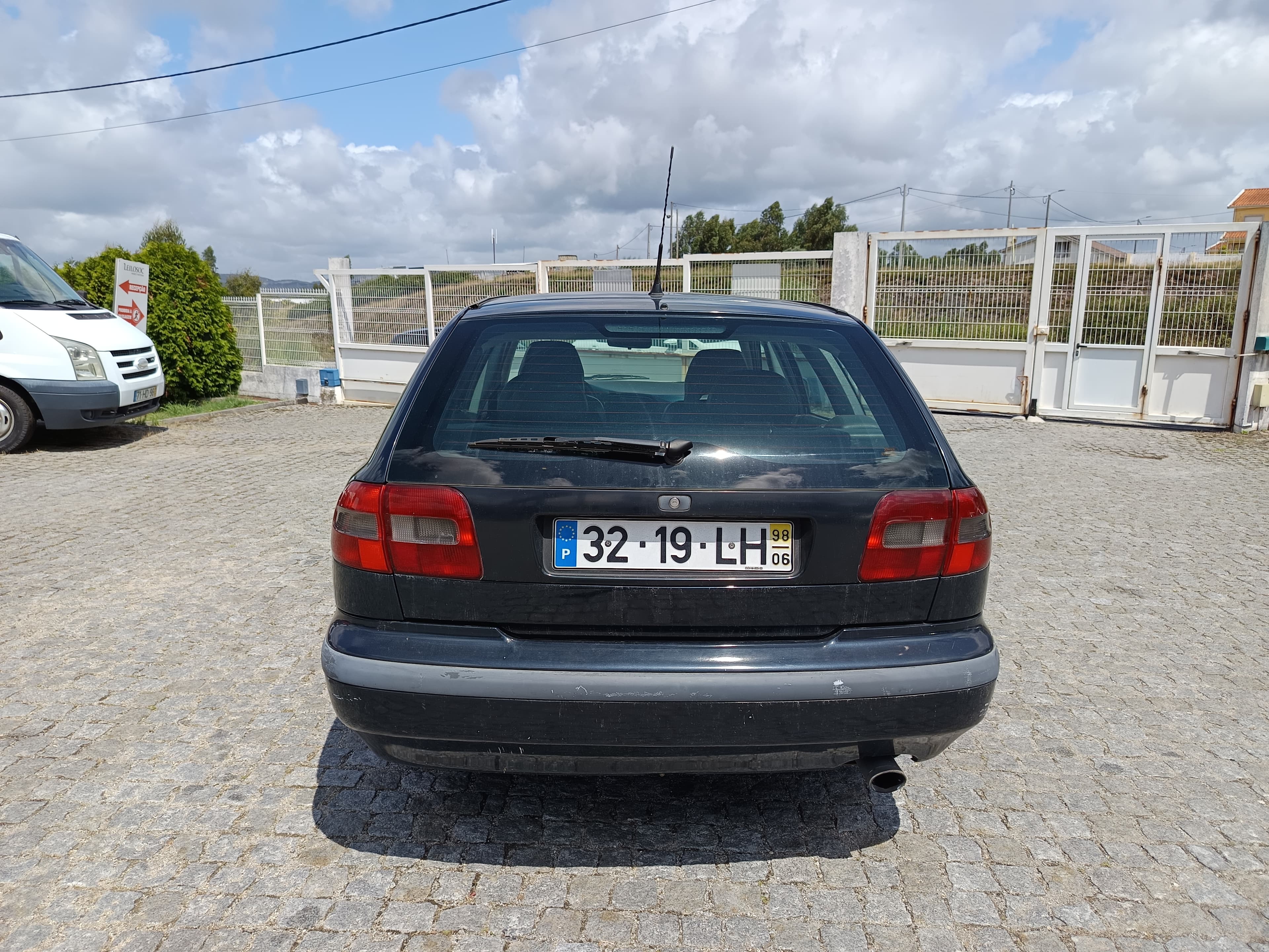Volvo V40 · Ano 1998 — image 5