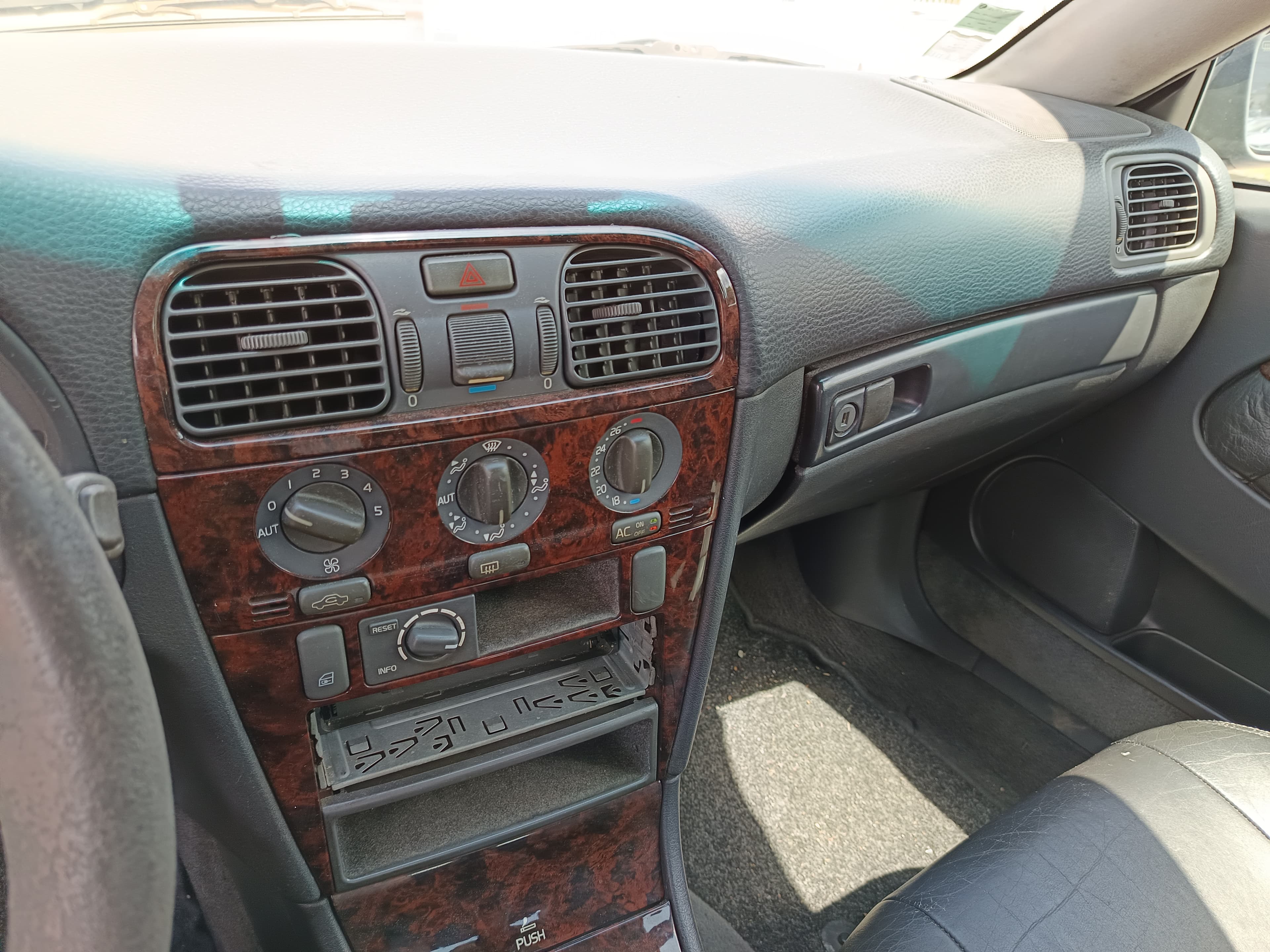 Volvo V40 · Ano 1998 — image 37
