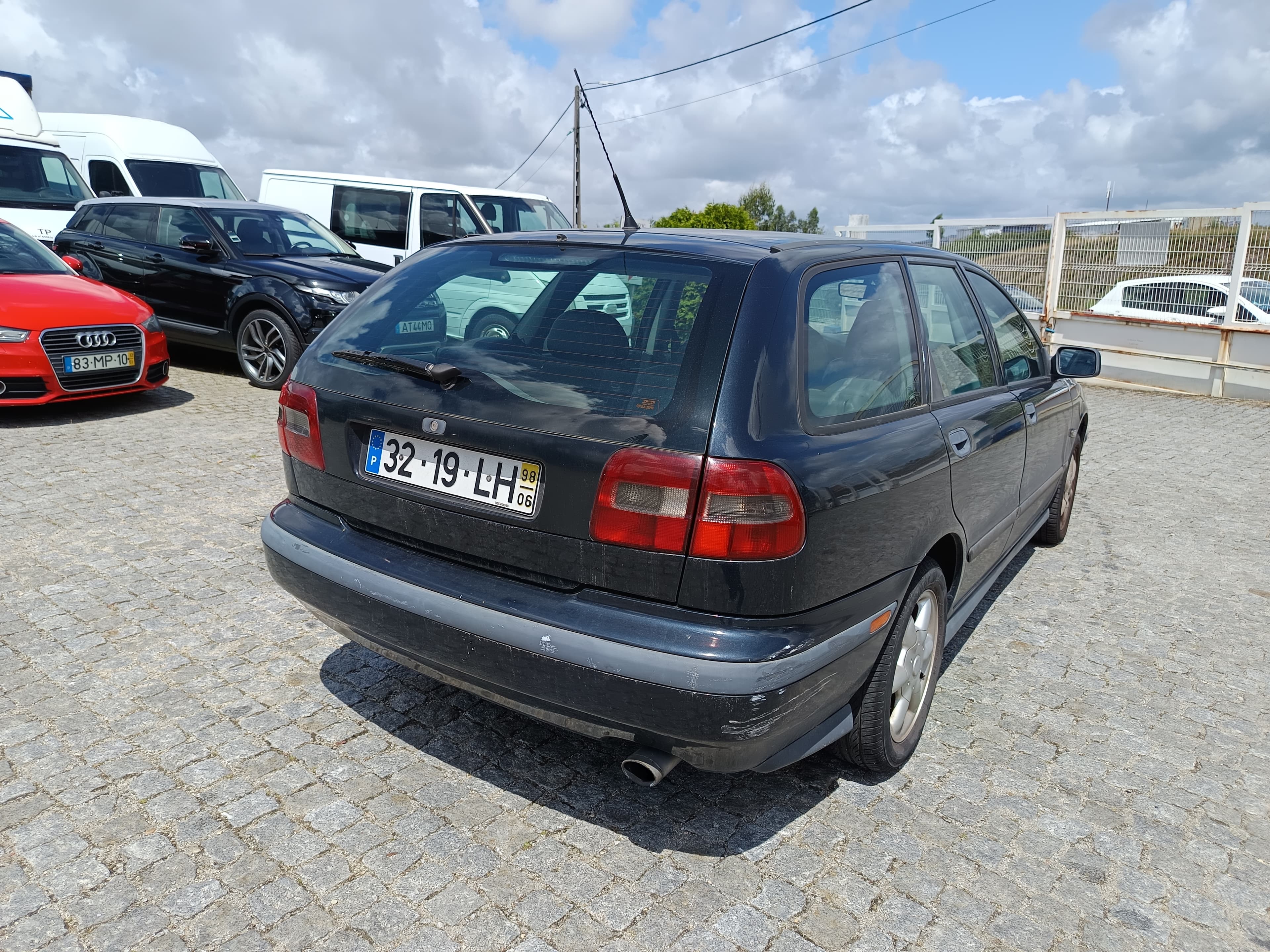 Volvo V40 · Ano 1998 — image 4
